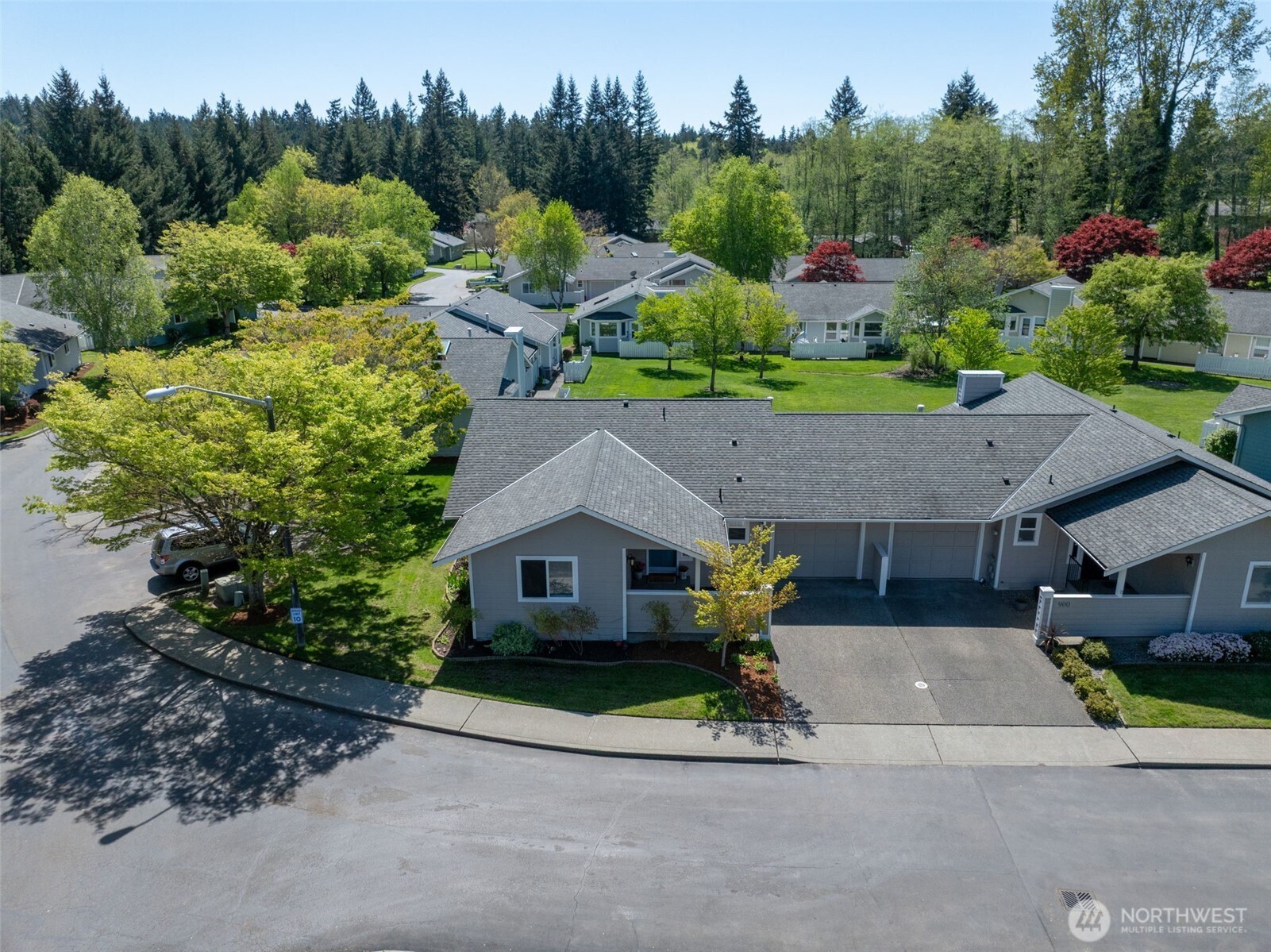 902 NW Leisure Lane