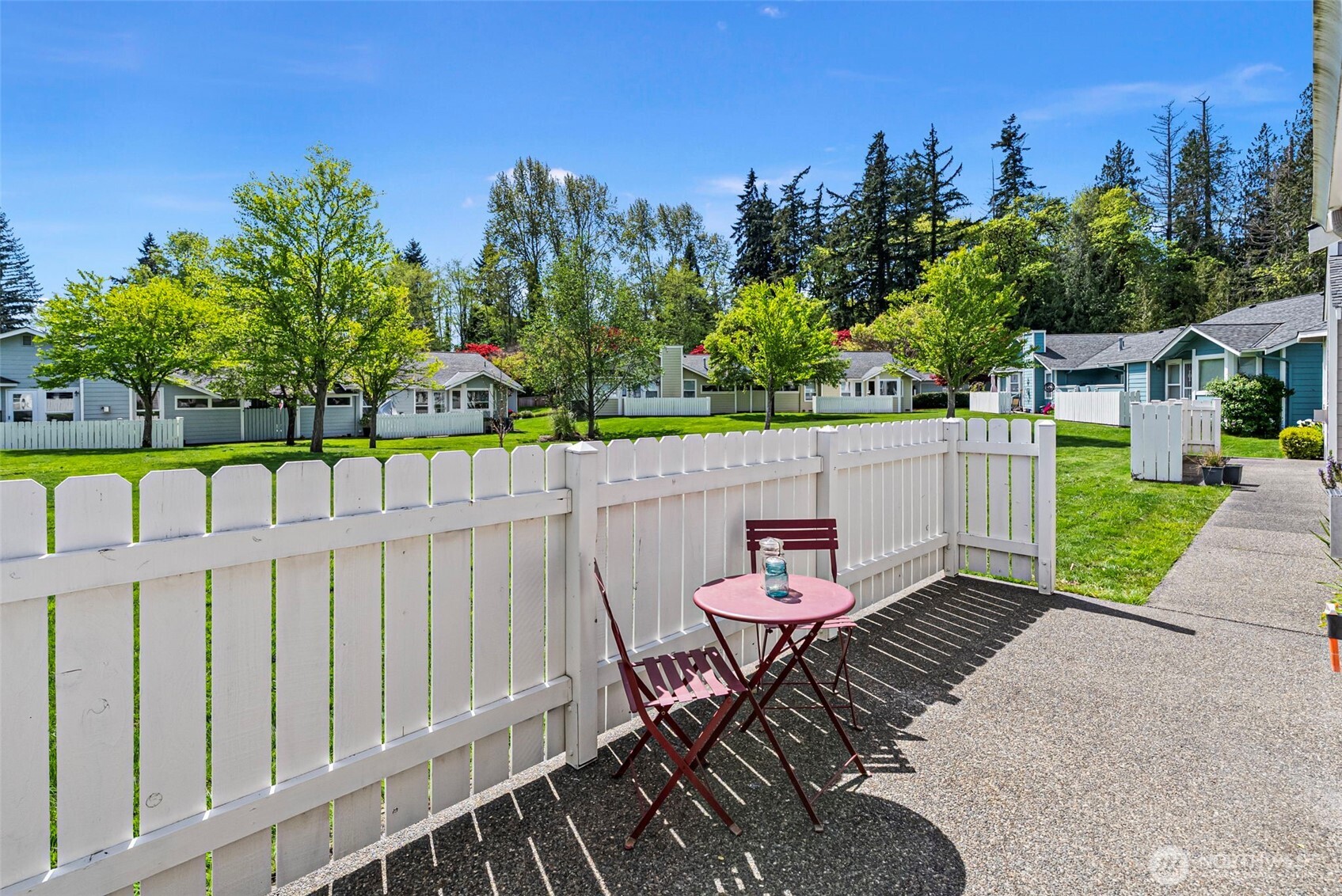 902 NW Leisure Lane