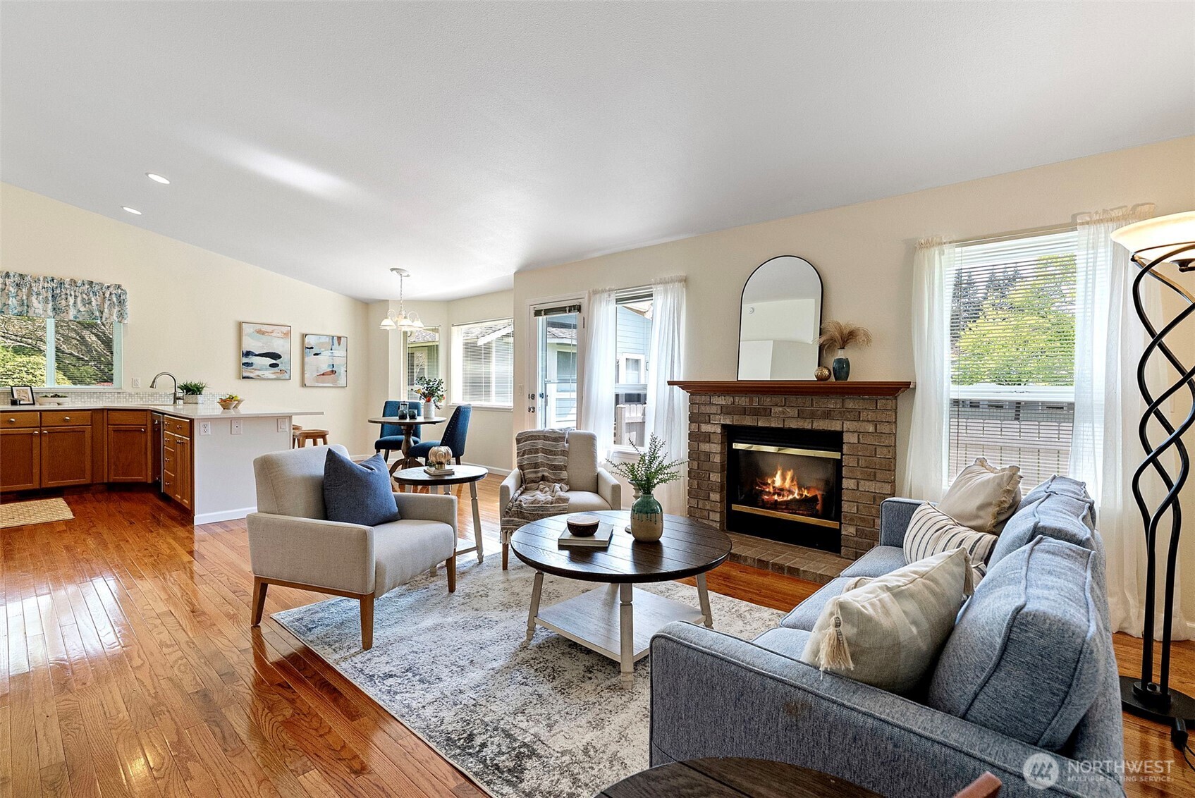 902 NW Leisure Lane