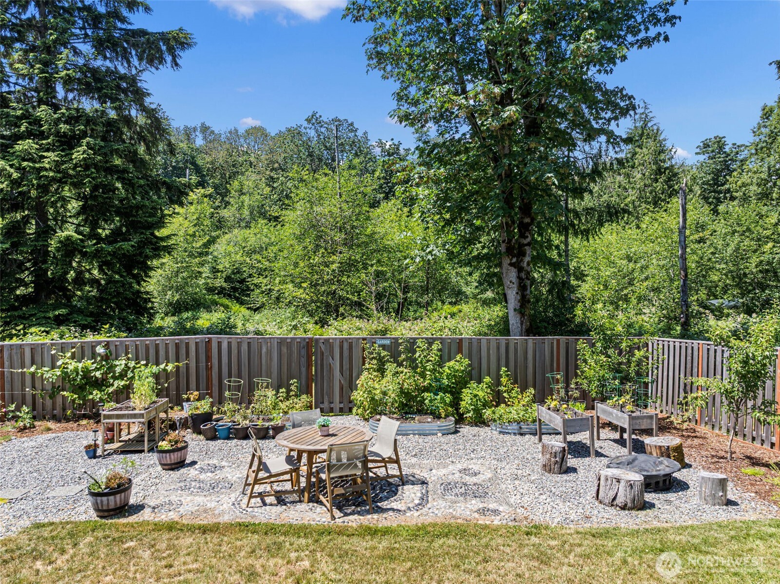 9236 NE Country Woods Lane