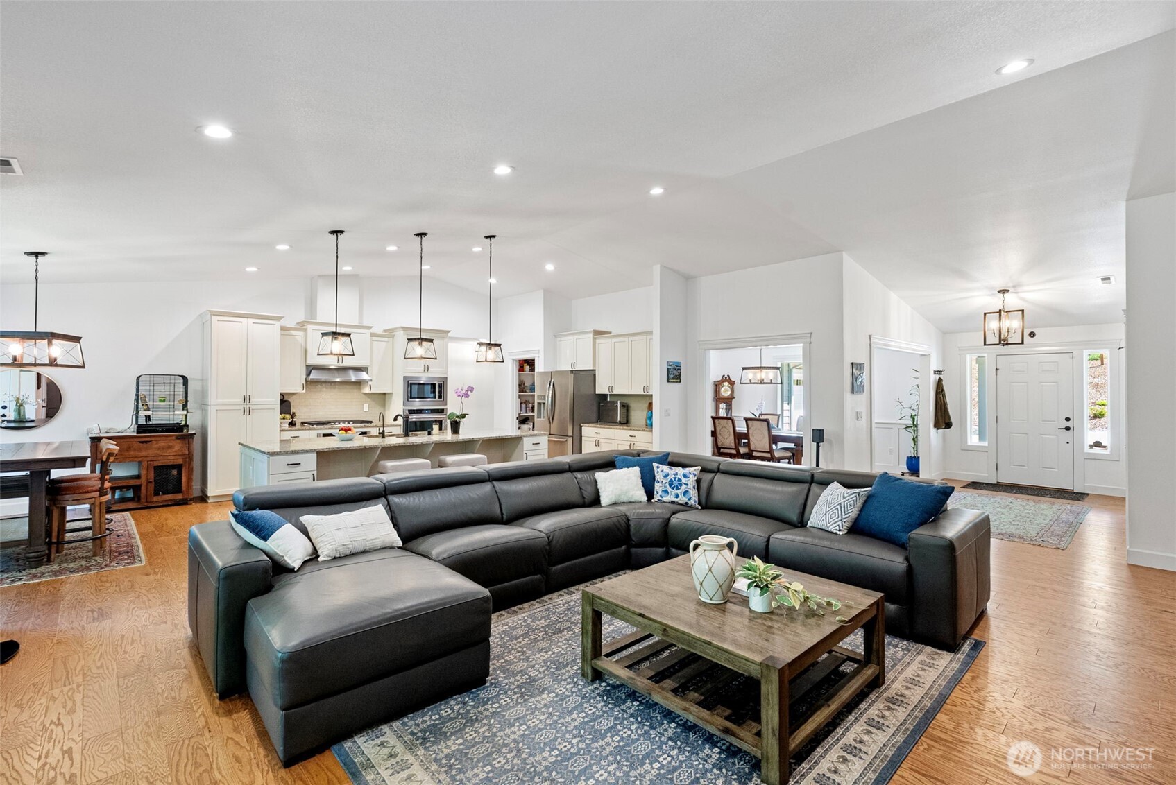 9236 NE Country Woods Lane