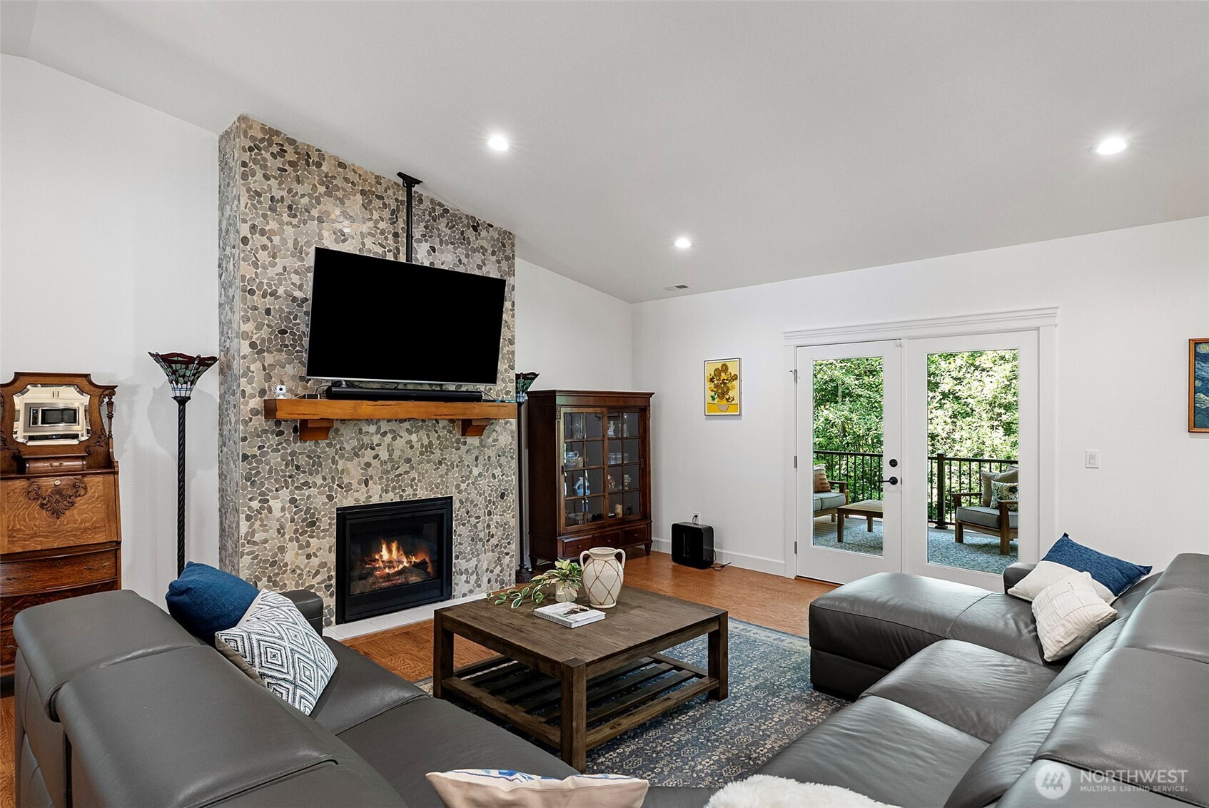 9236 NE Country Woods Lane
