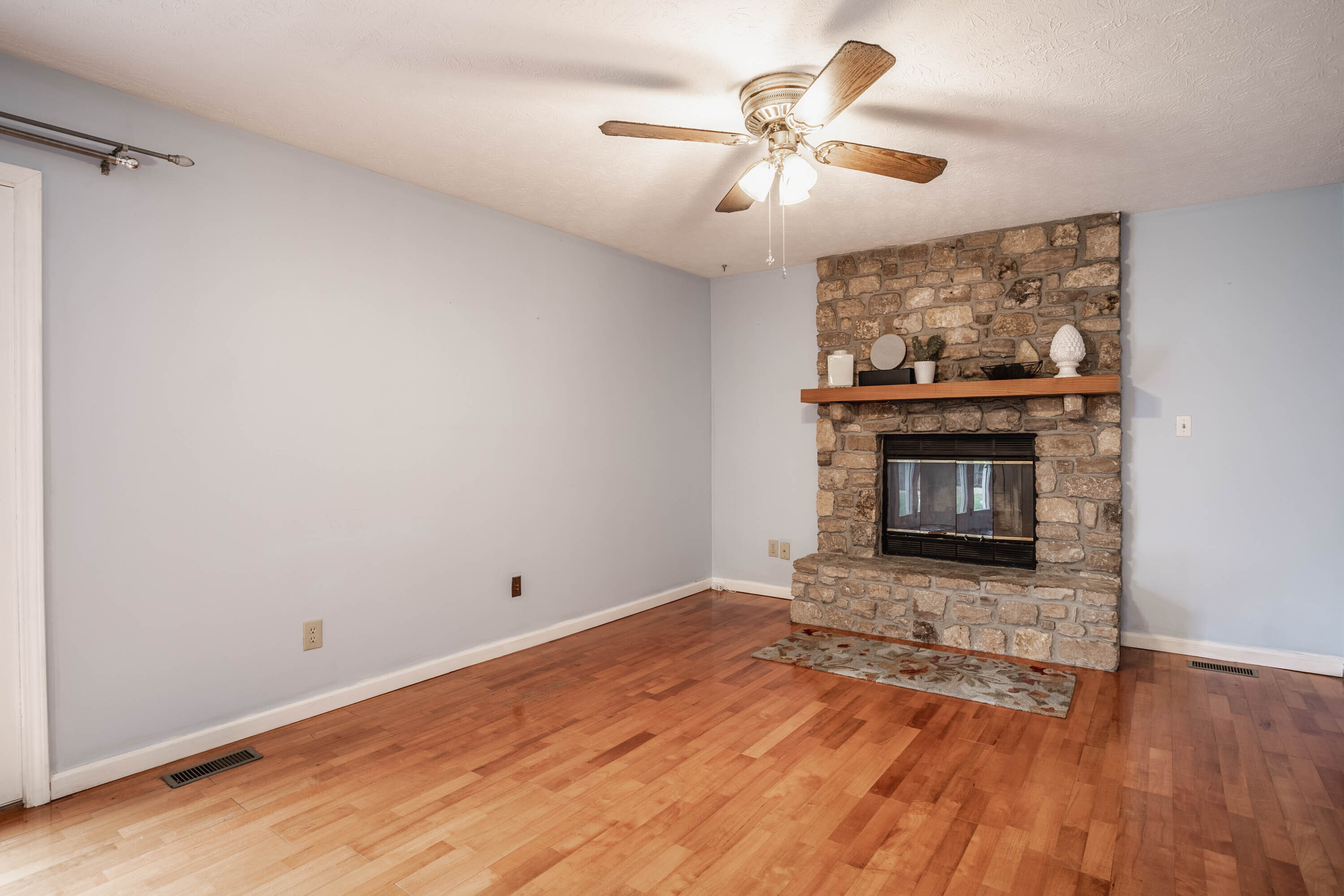 8146 Summertree Court