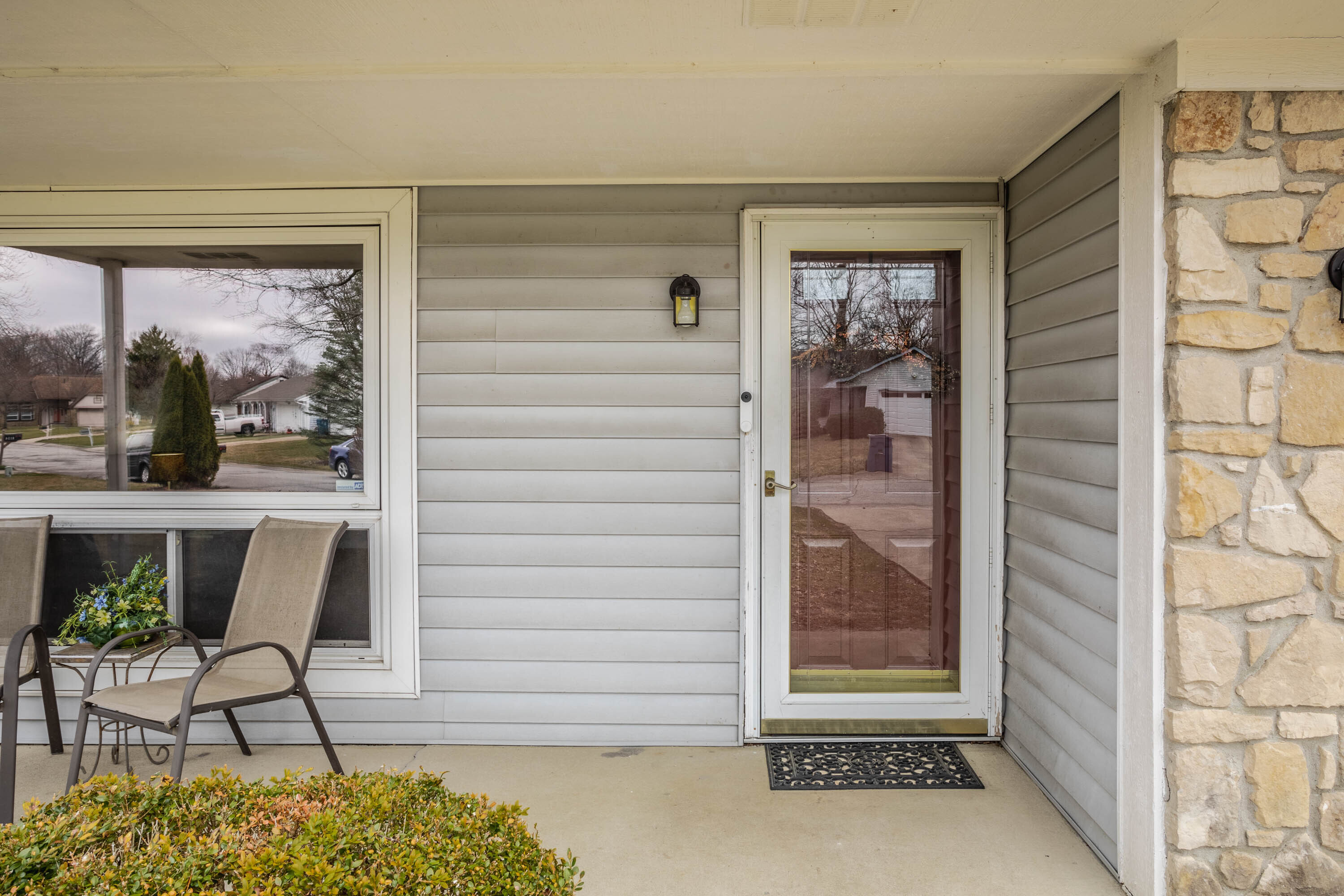 8146 Summertree Court