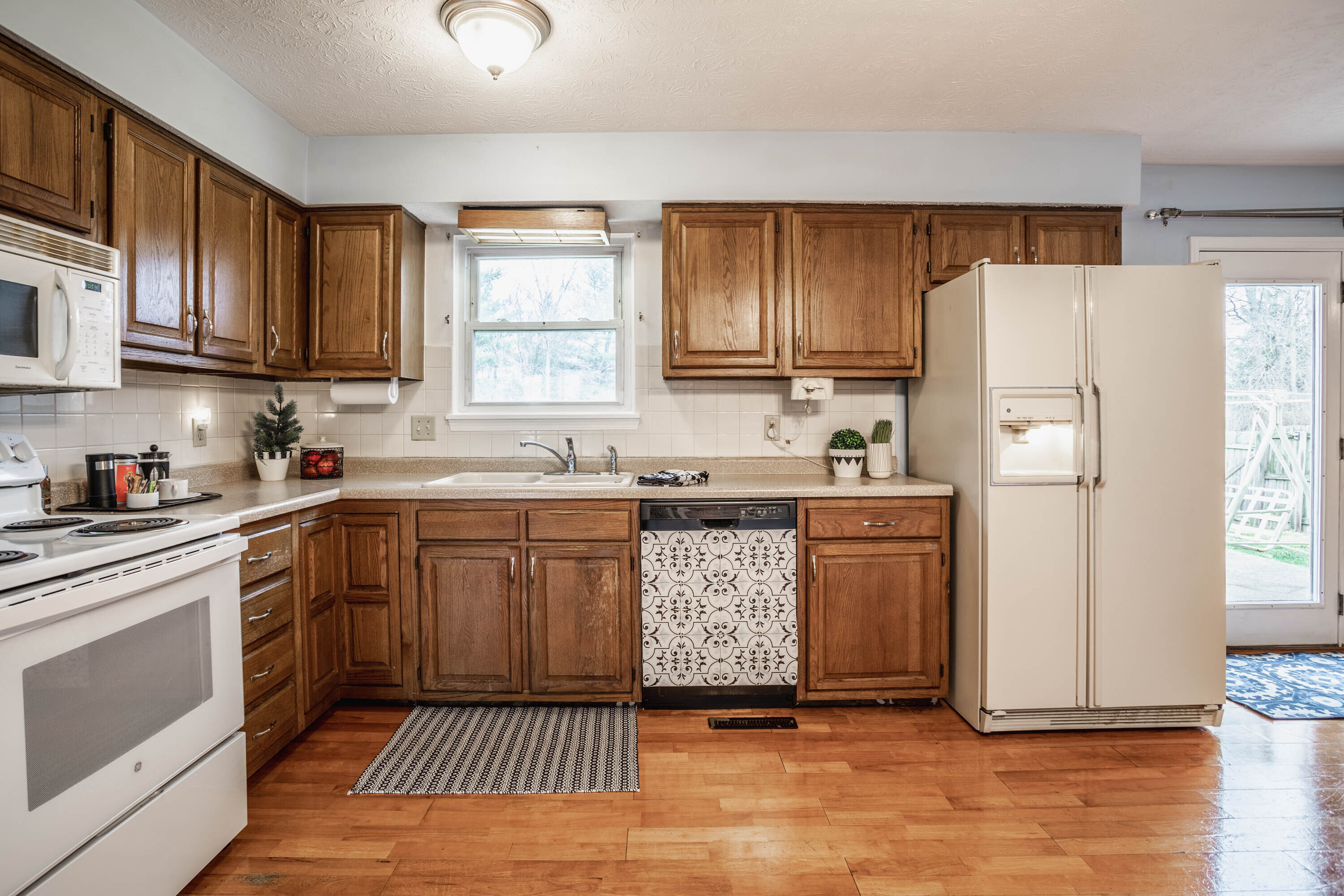 8146 Summertree Court