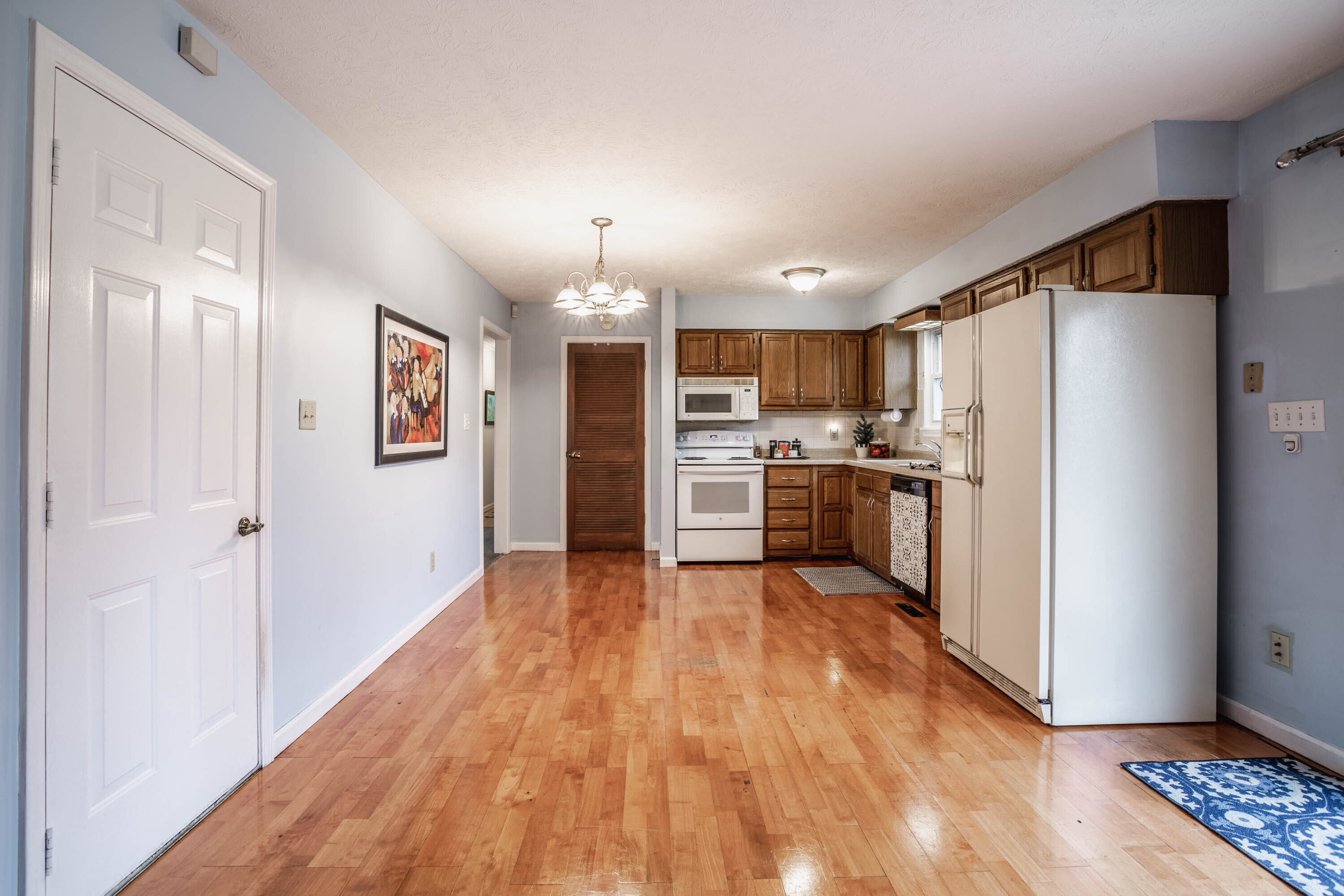 8146 Summertree Court