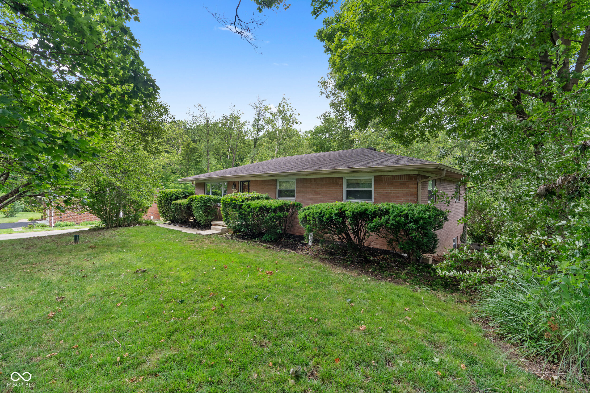 6559 Honeysuckle Lane