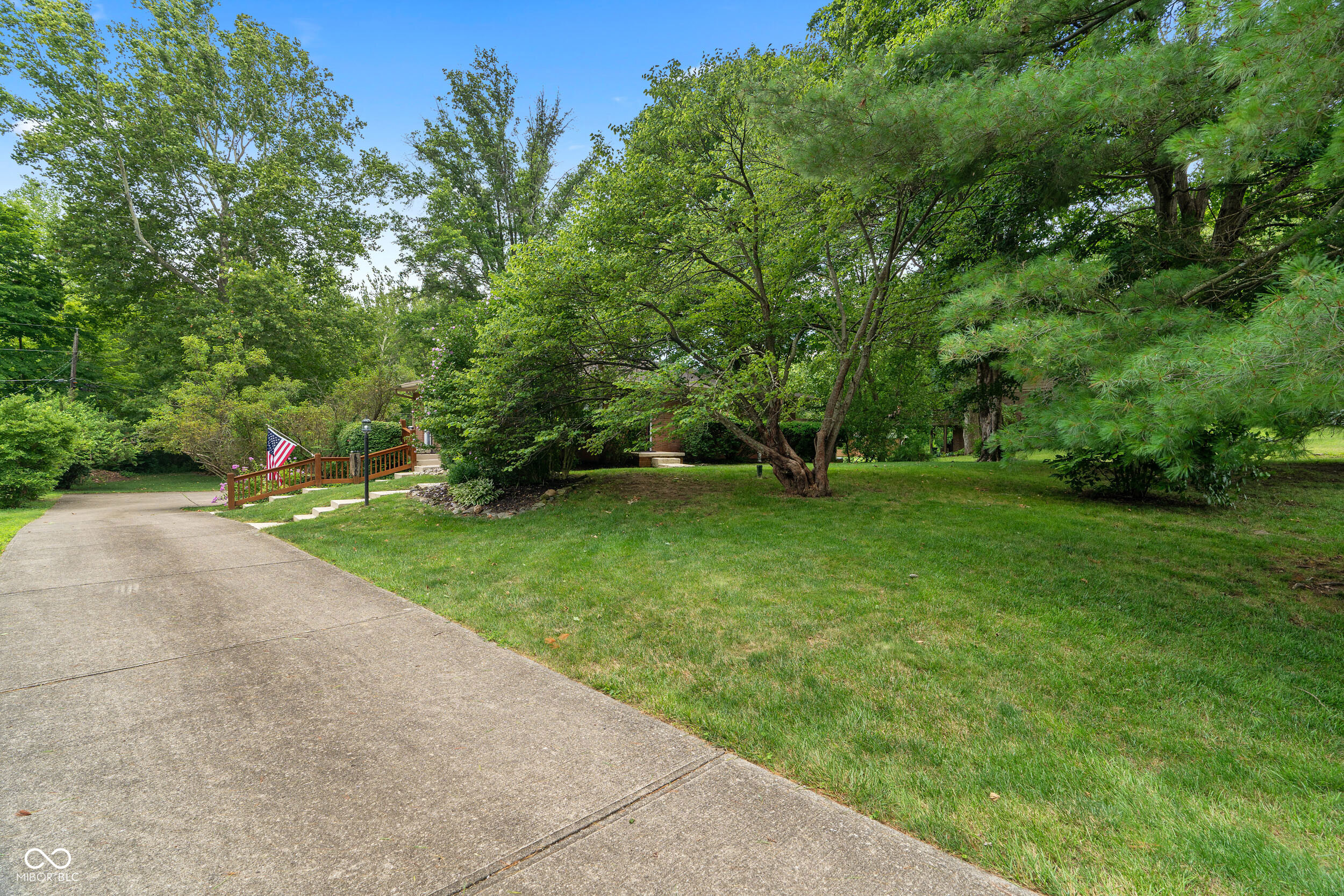 6559 Honeysuckle Lane