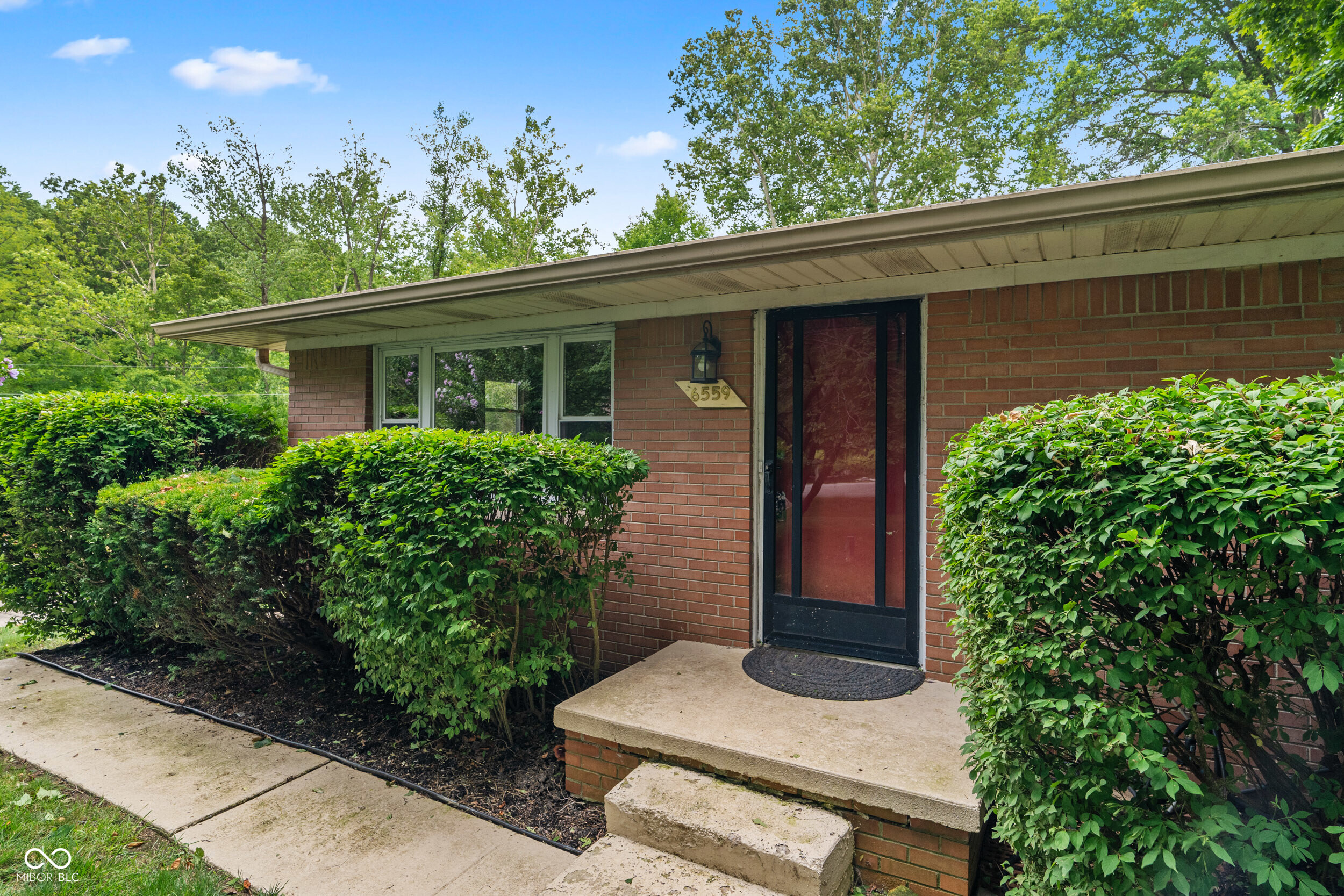 6559 Honeysuckle Lane