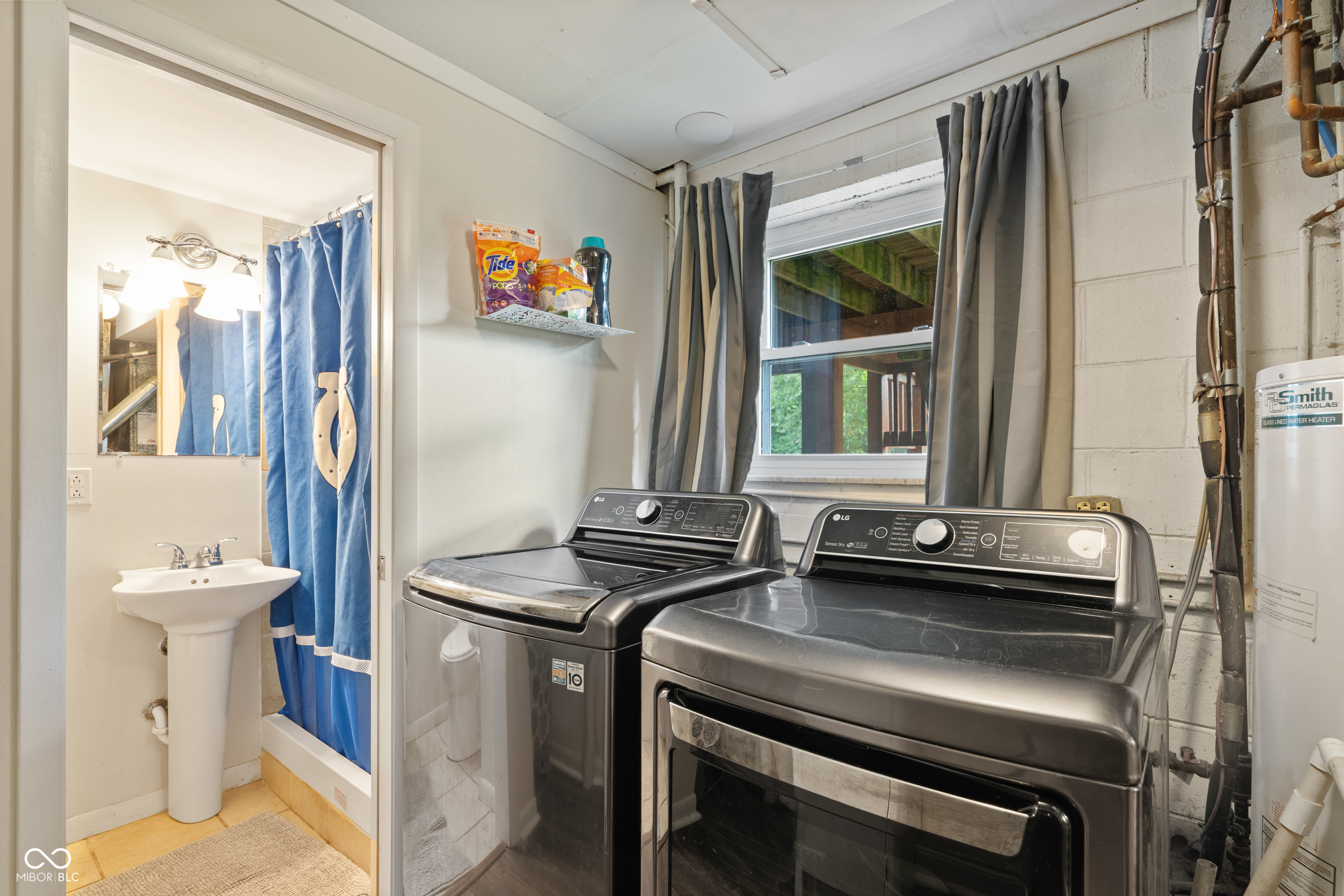 6559 Honeysuckle Lane