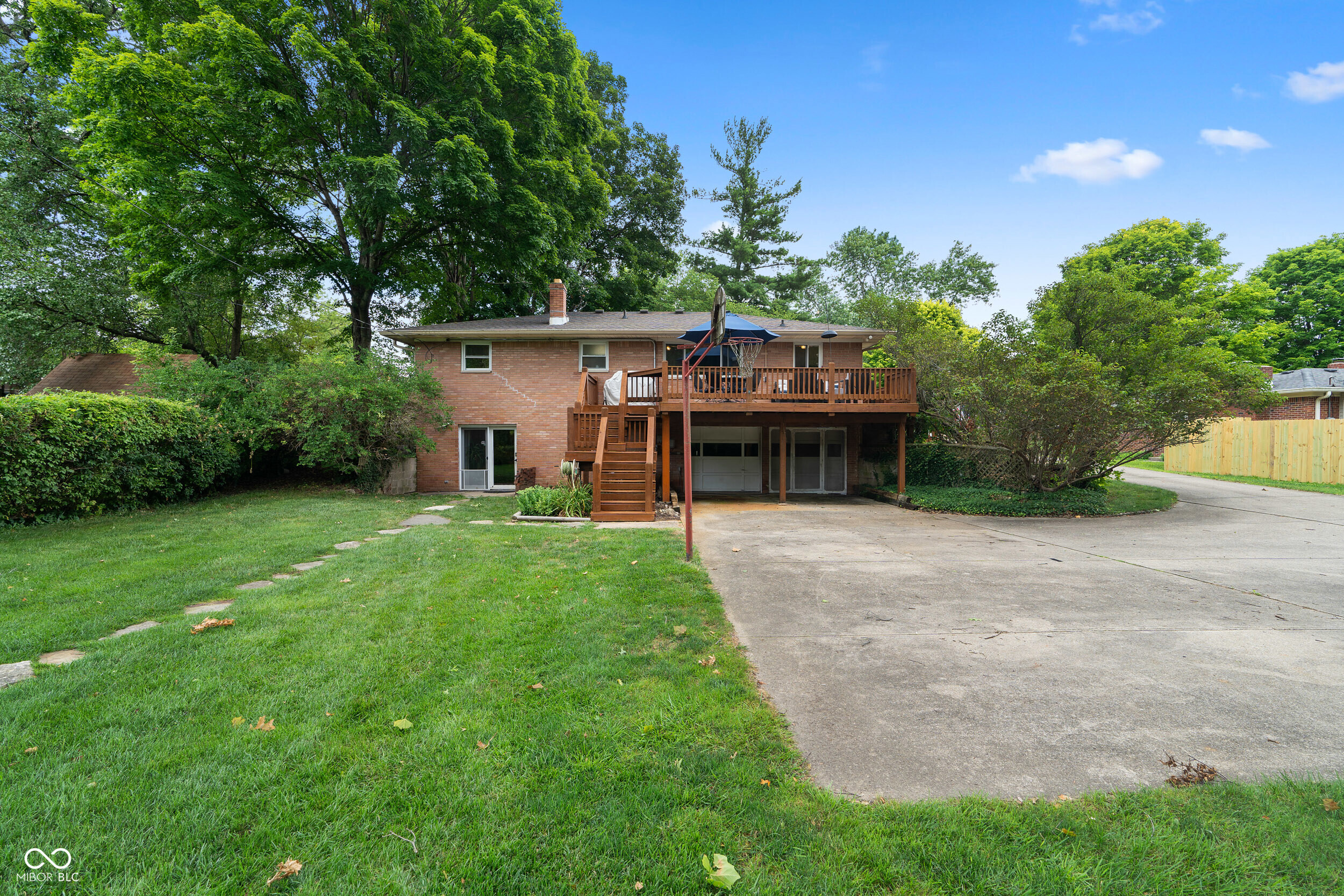 6559 Honeysuckle Lane