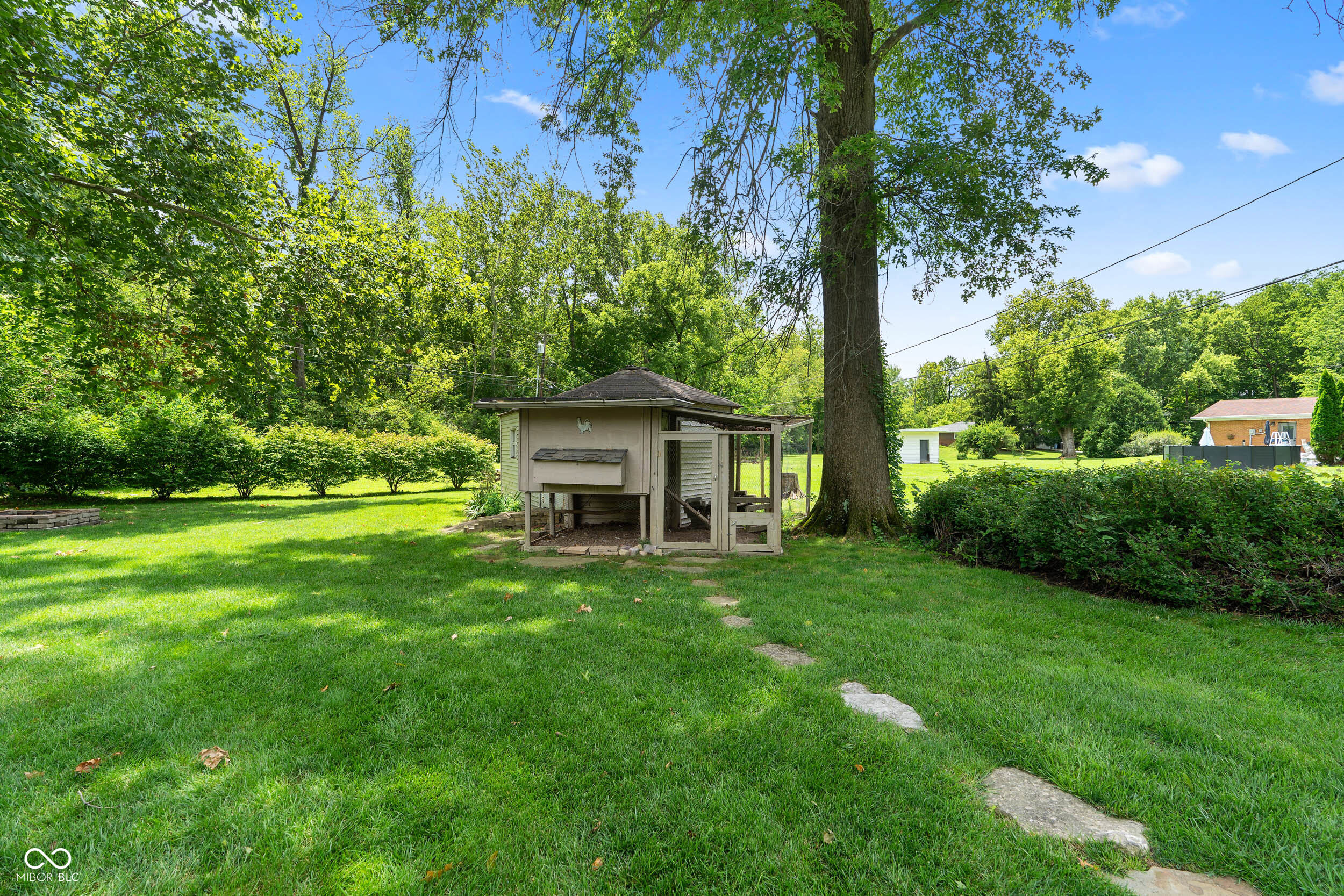 6559 Honeysuckle Lane