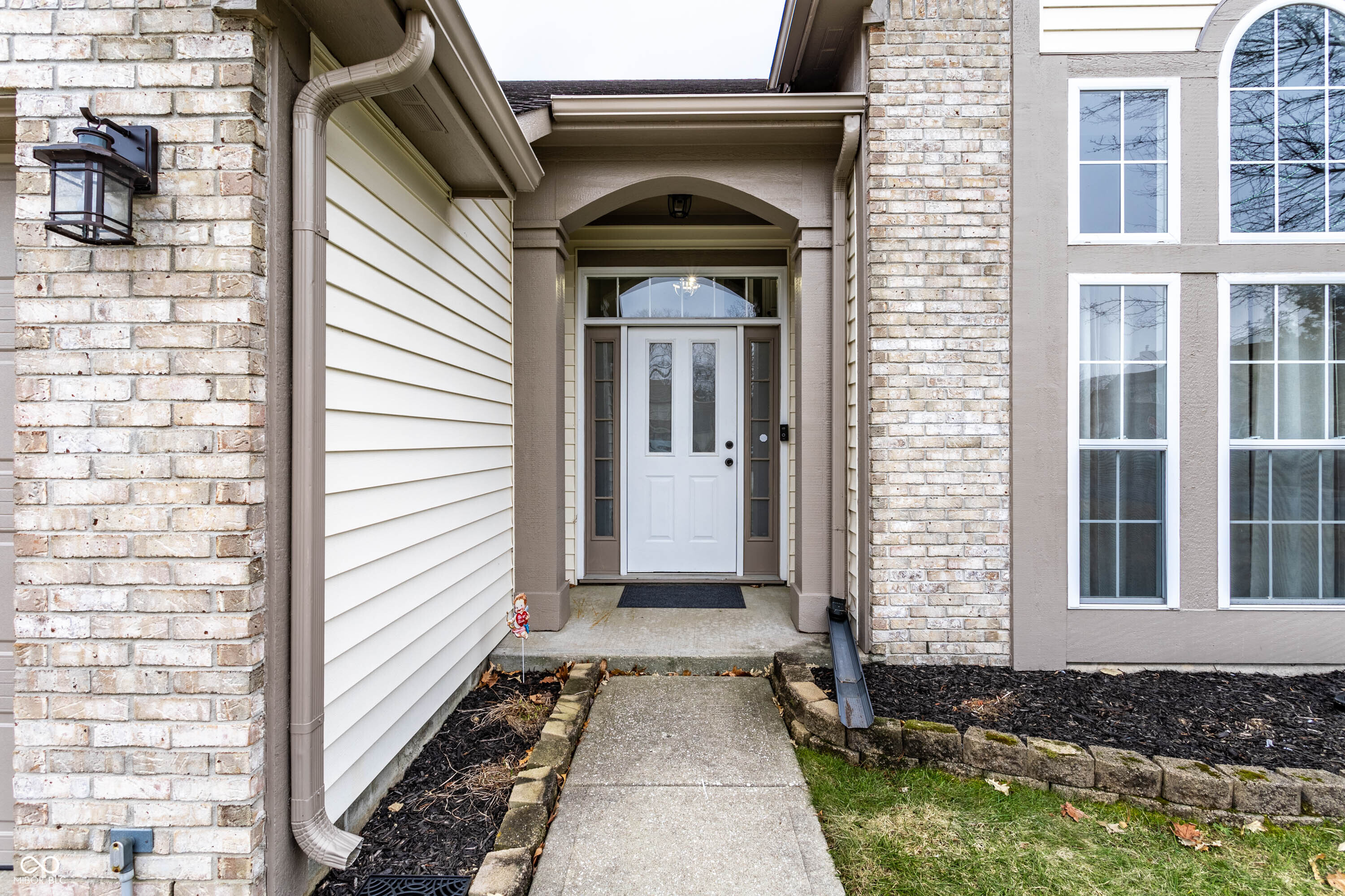 8663 Woodbluff Court