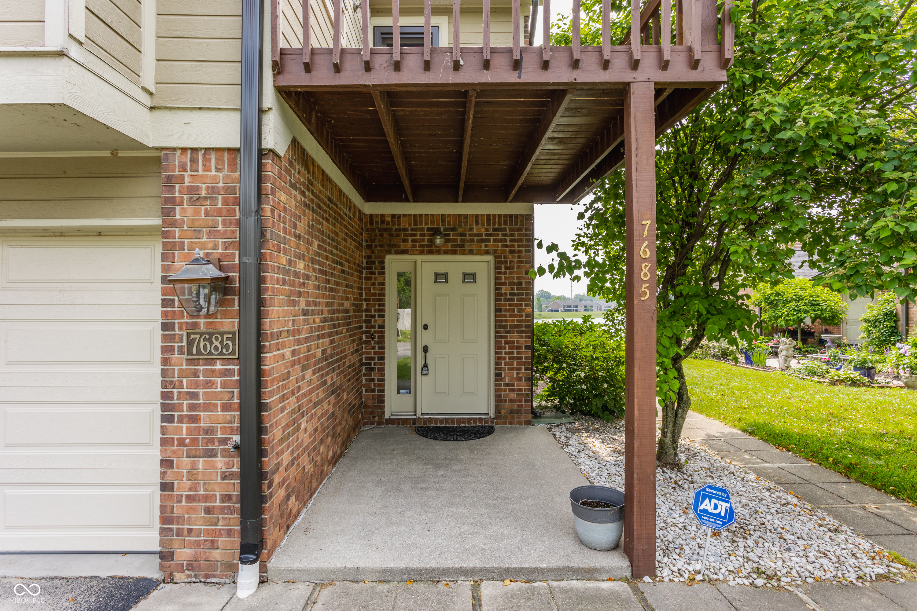 7685 River Road