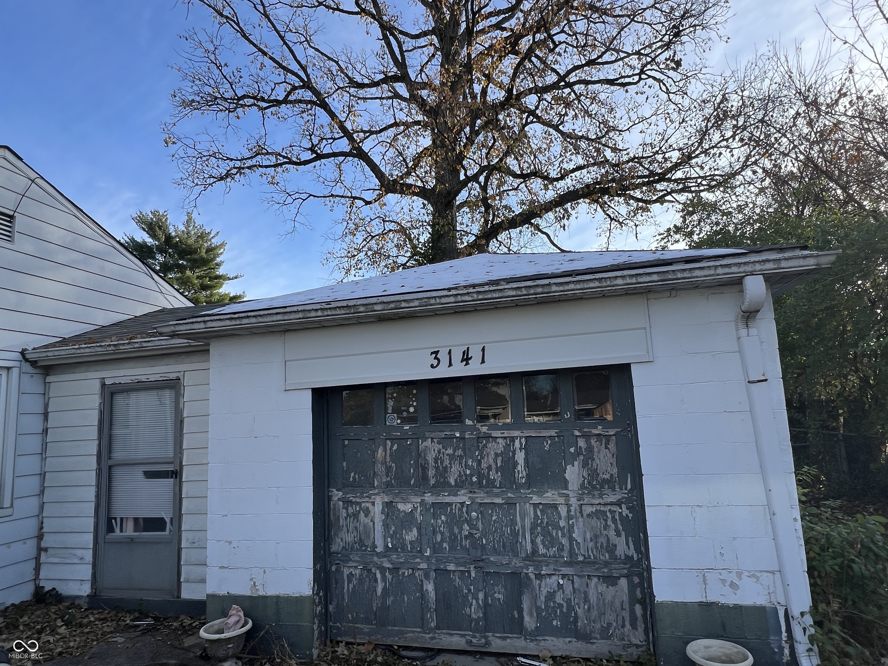 3141 N Bolton Avenue