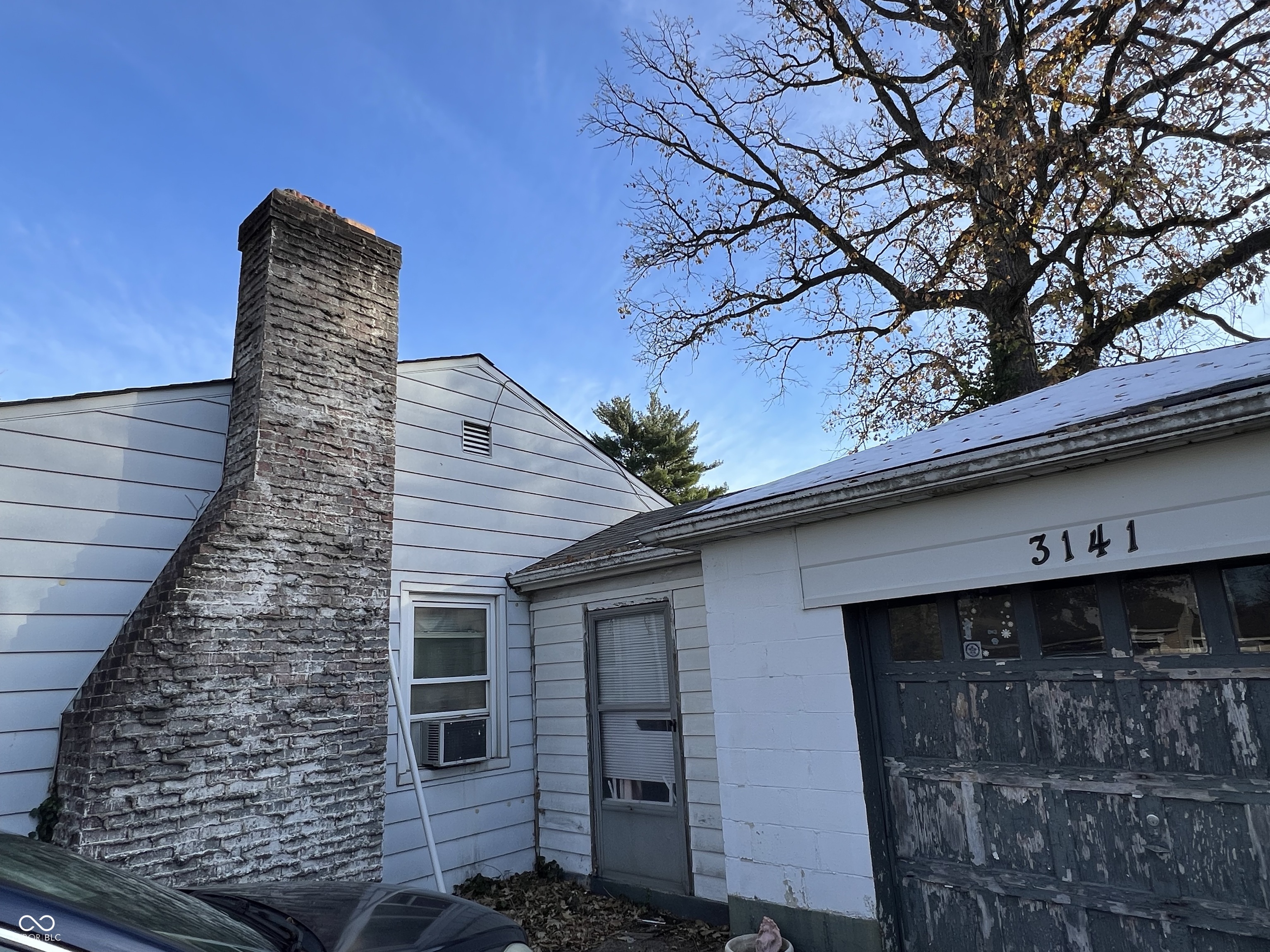 3141 N Bolton Avenue