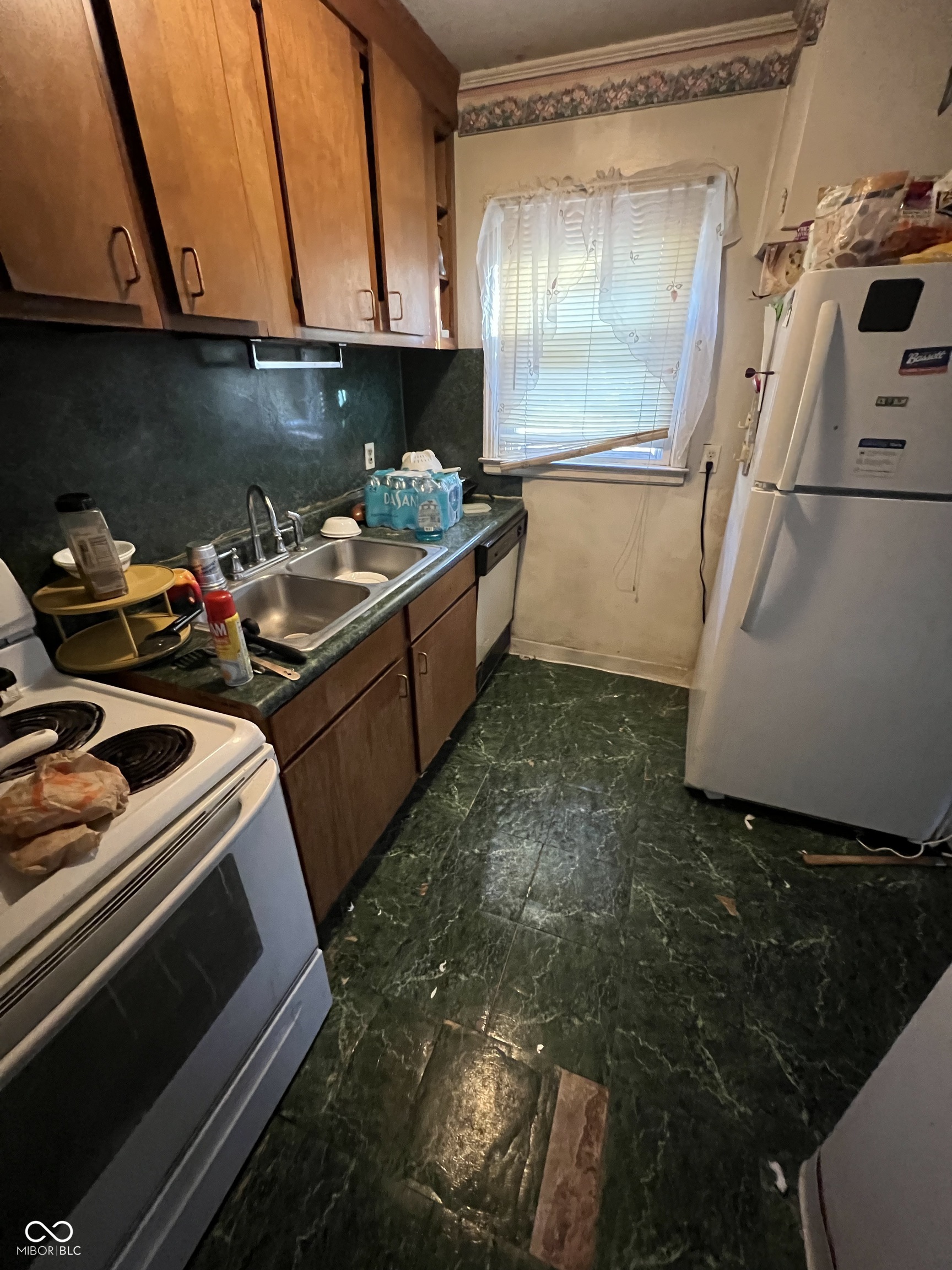 3141 N Bolton Avenue