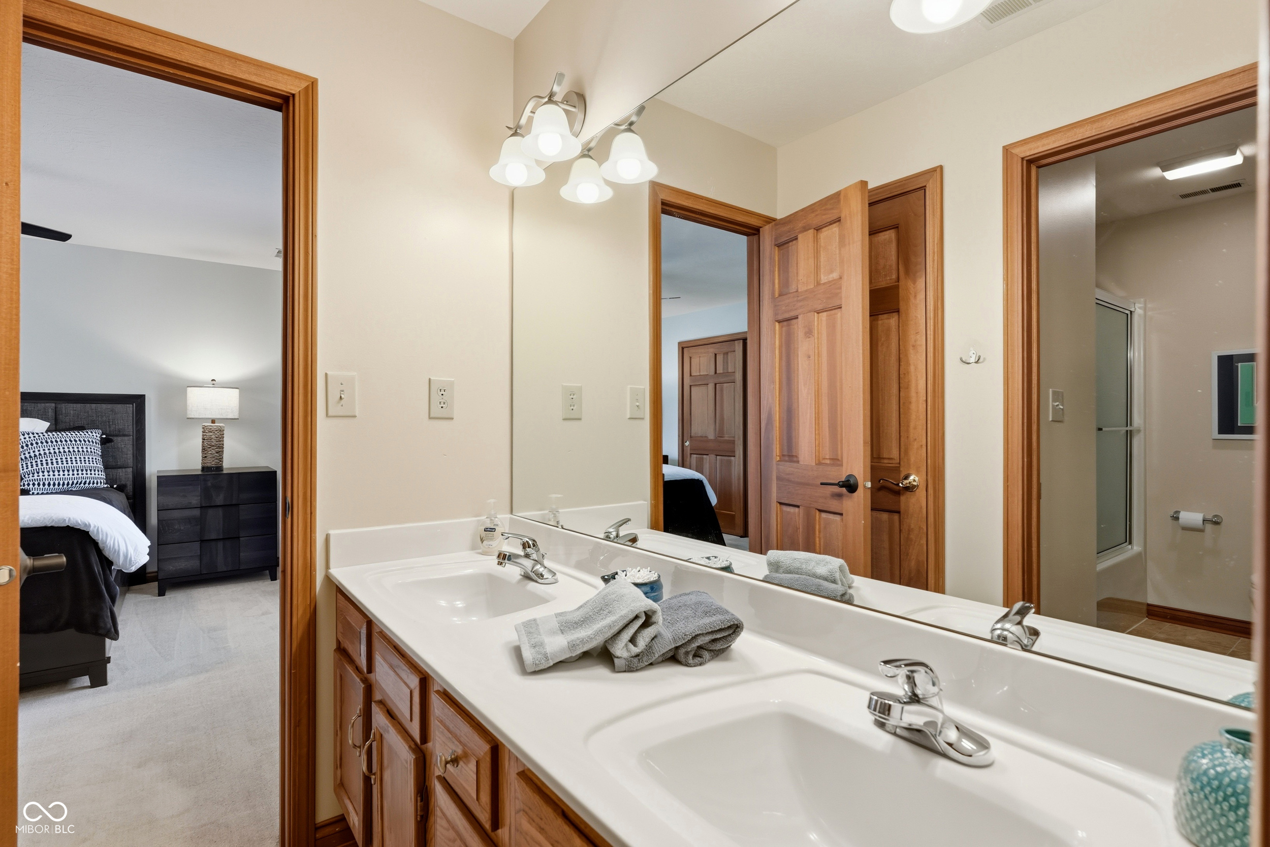 6553 Greyridge Boulevard