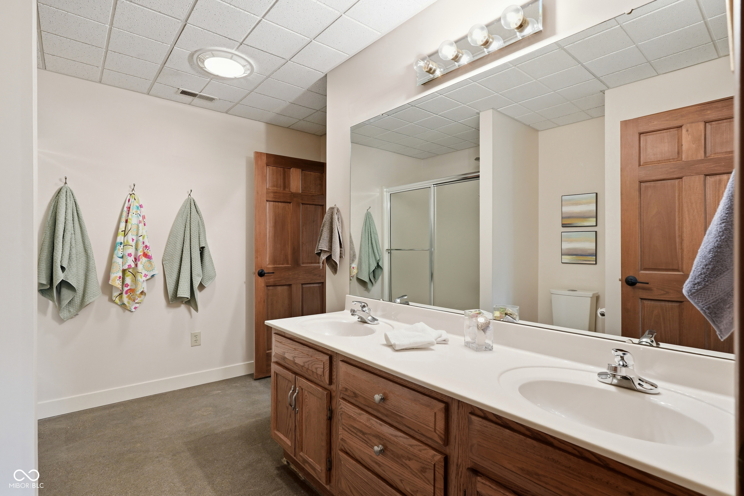 6553 Greyridge Boulevard