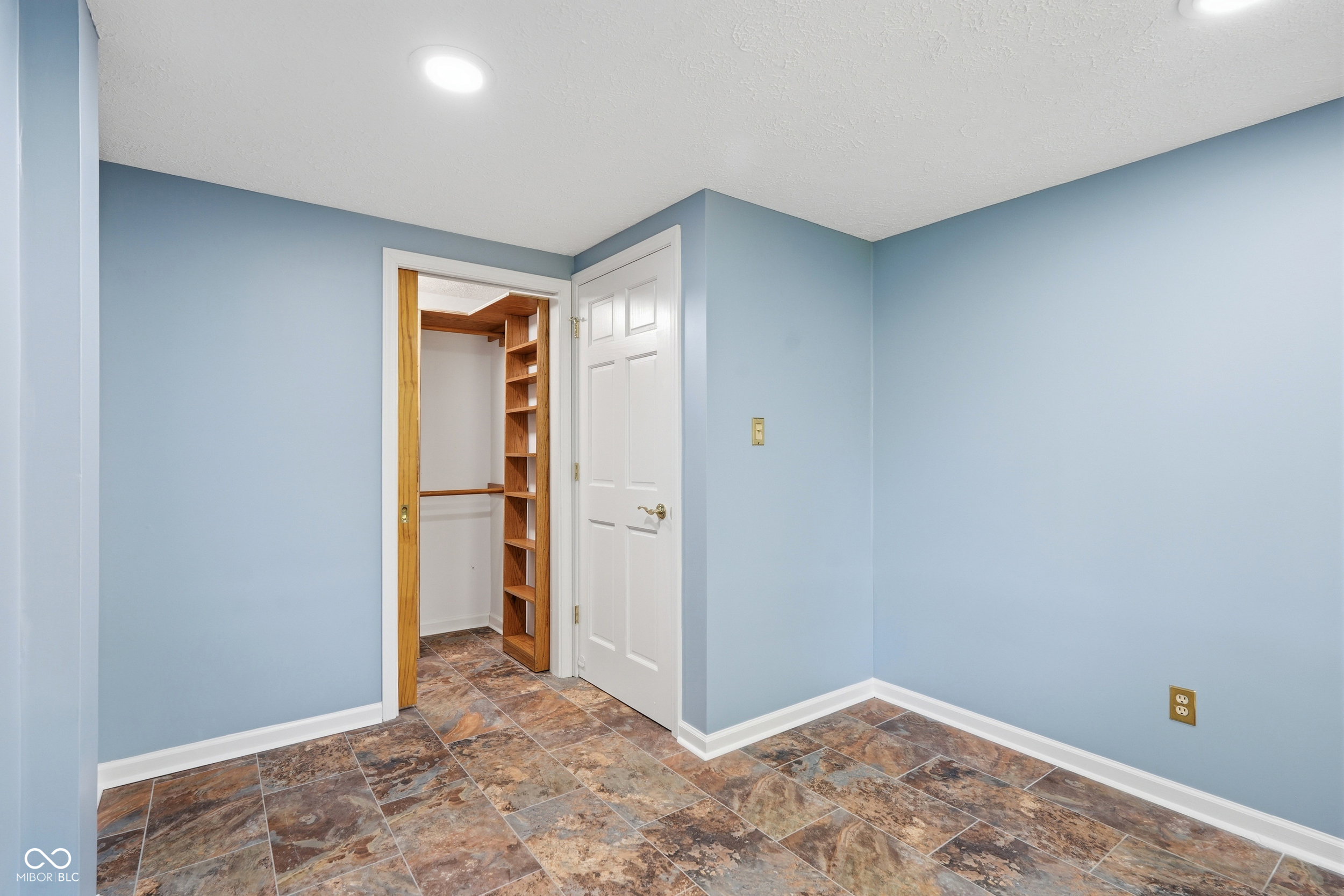 10649 Windjammer Circle