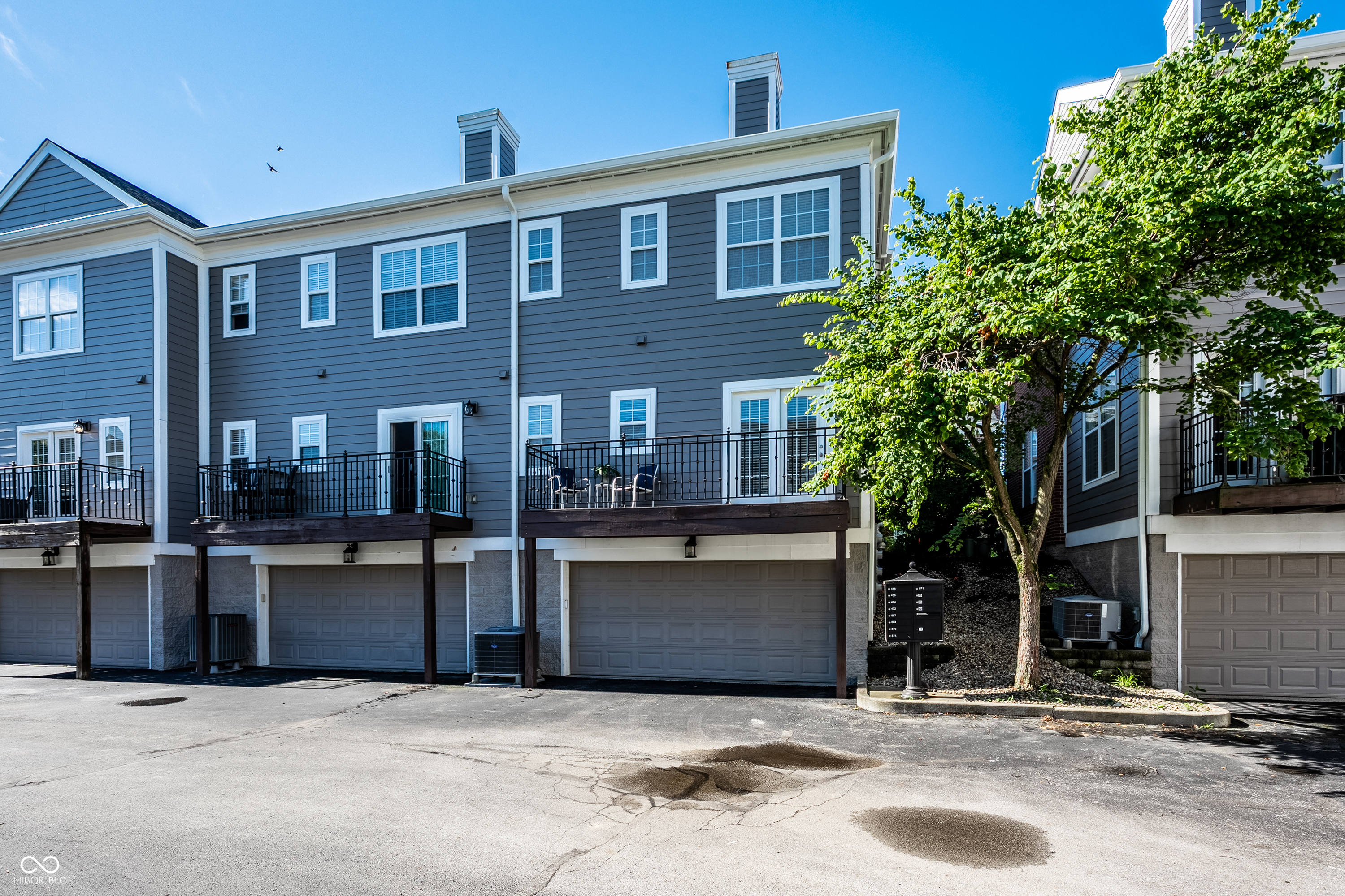 464 American Way S