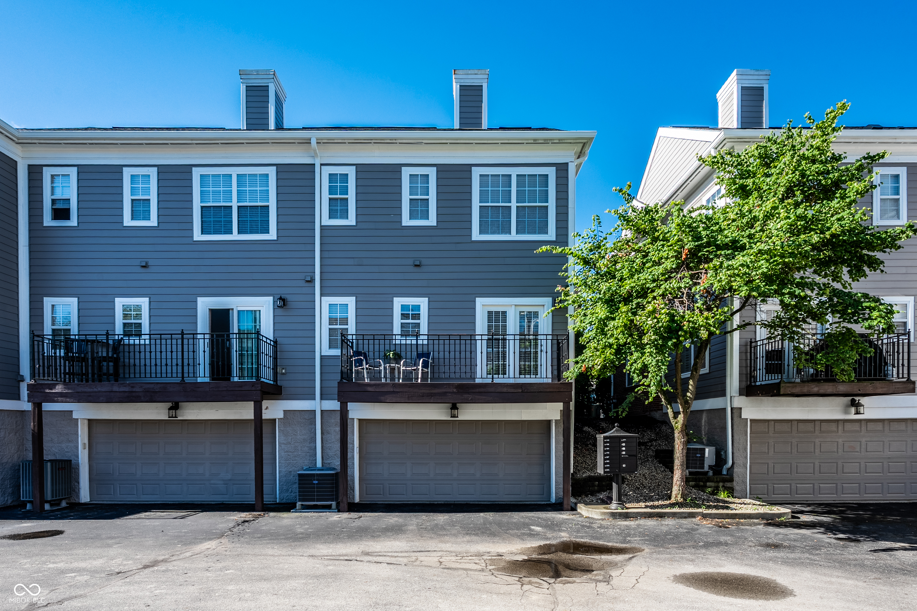 464 American Way S