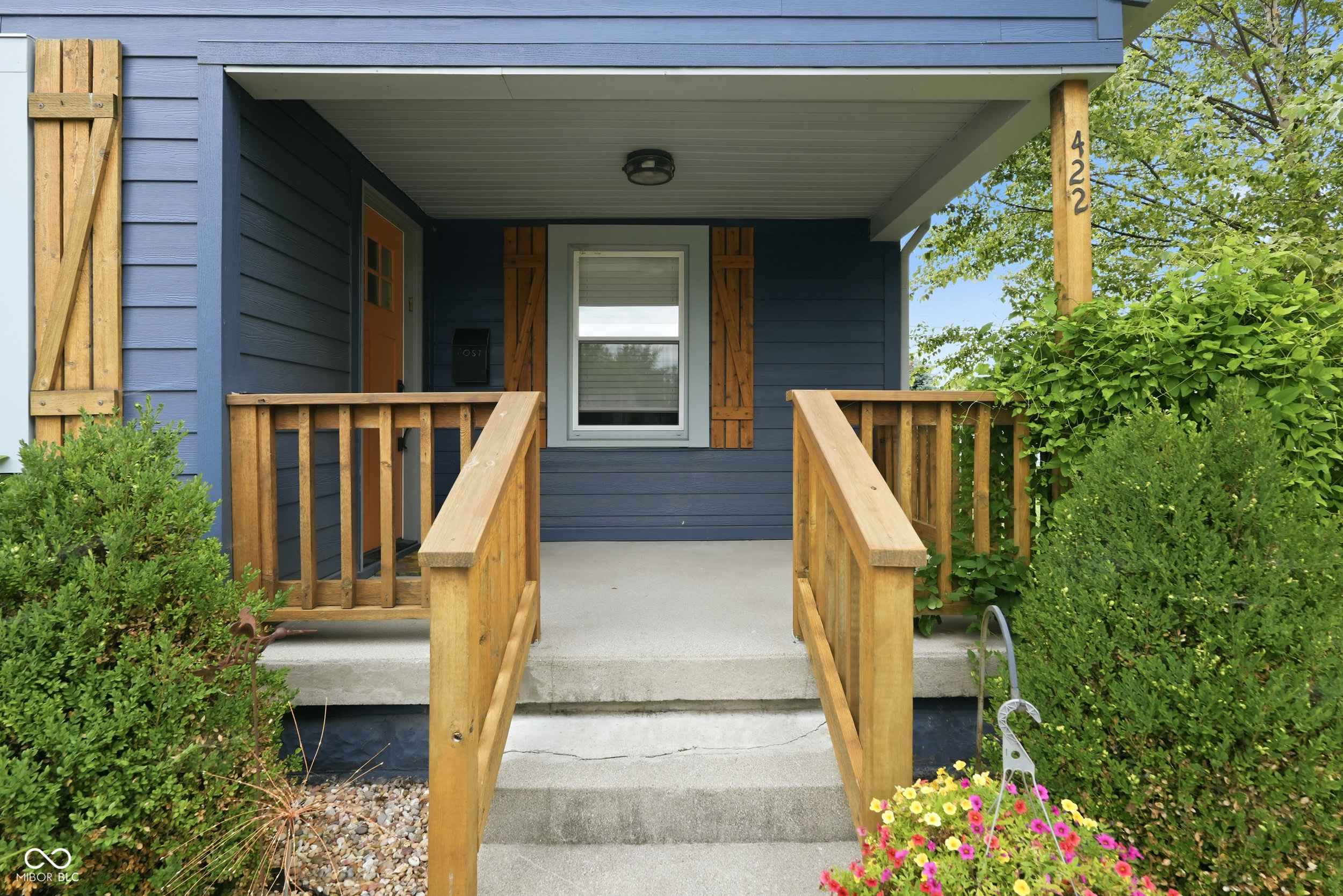 422 Poplar Street