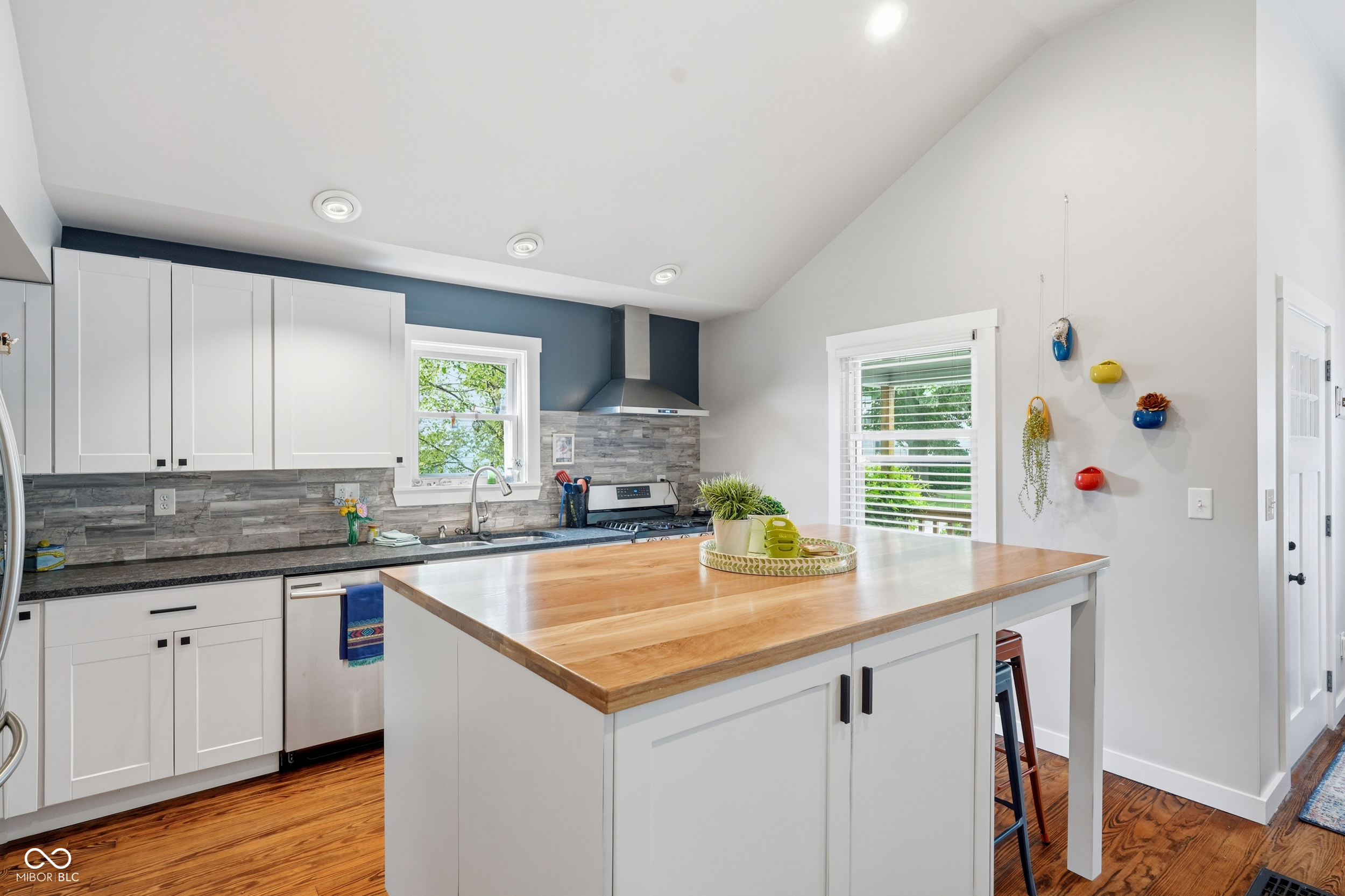 422 Poplar Street
