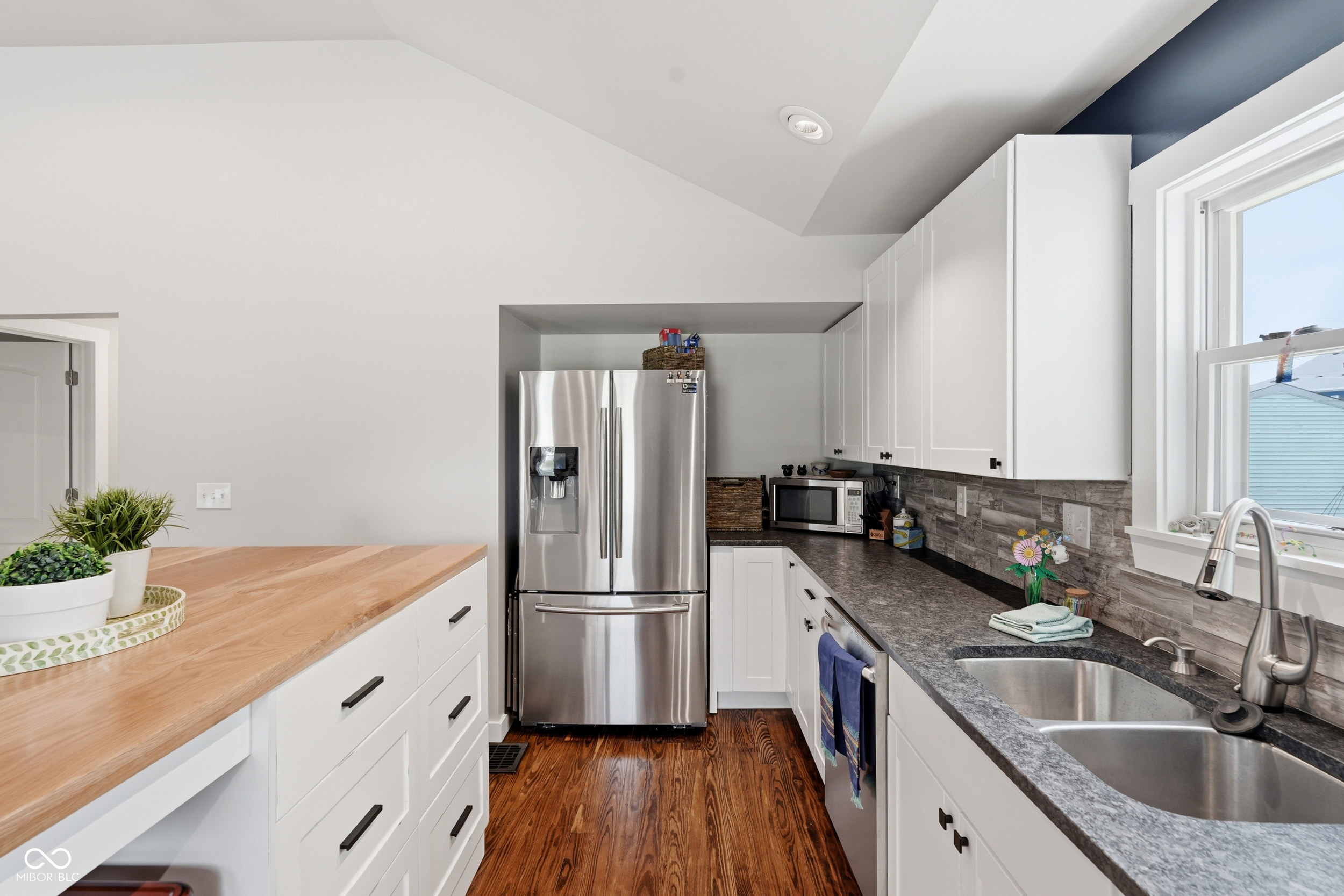 422 Poplar Street