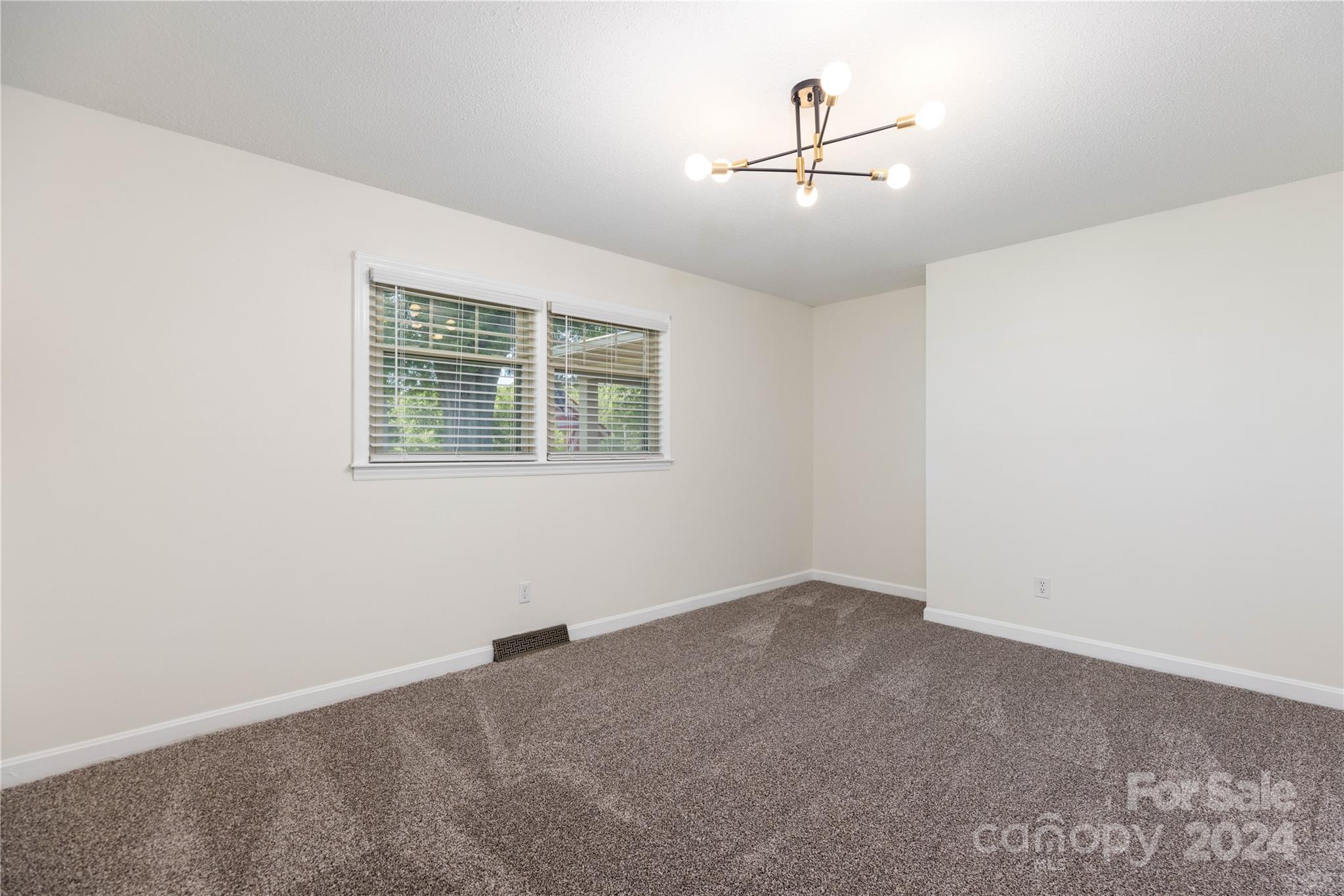 1150 Ratchford Drive