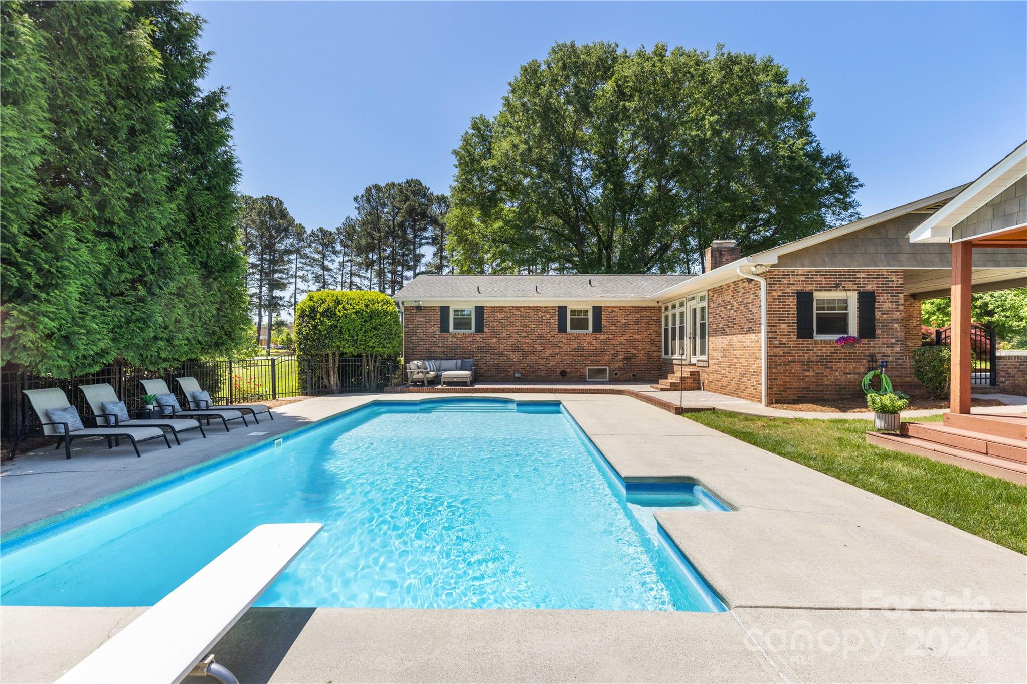 1150 Ratchford Drive