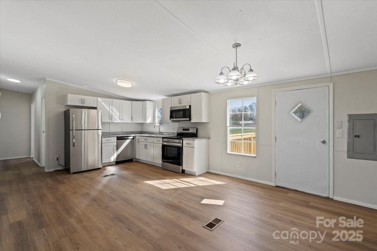 152 Springway Lane