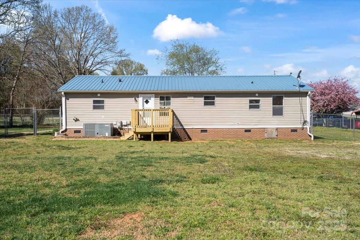 152 Springway Lane
