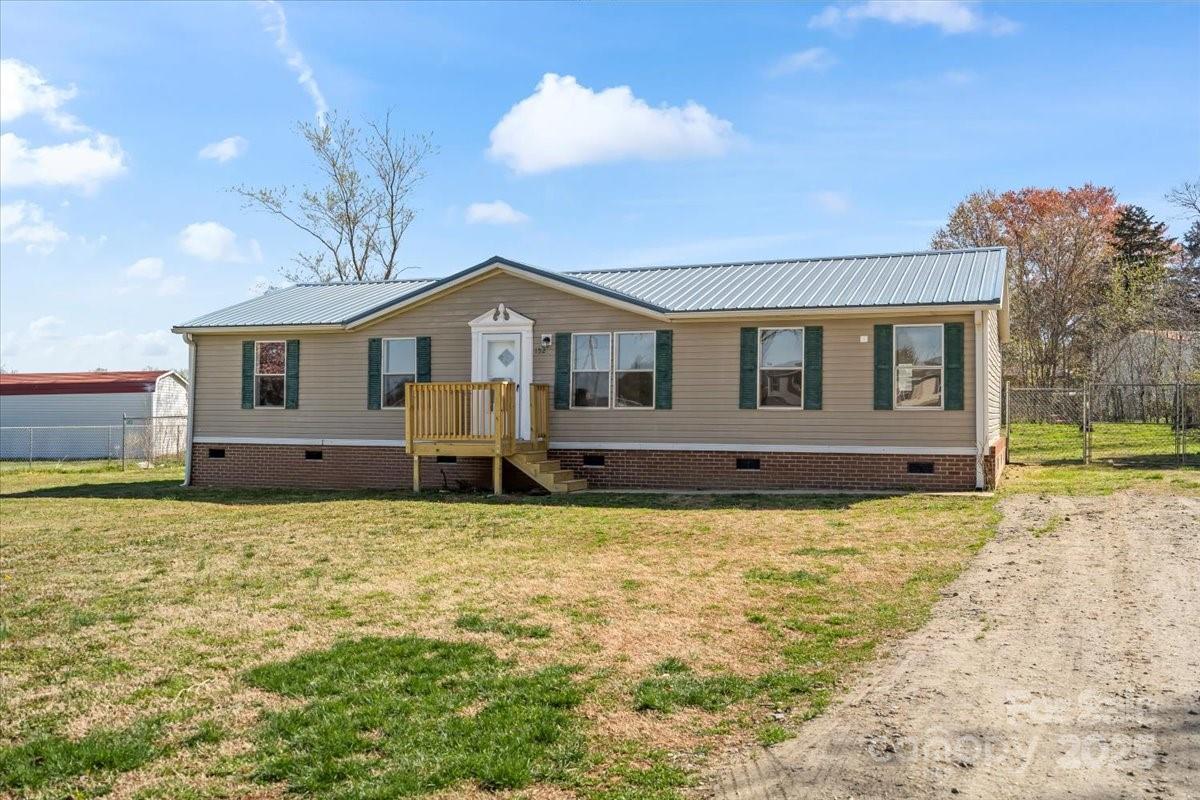 152 Springway Lane