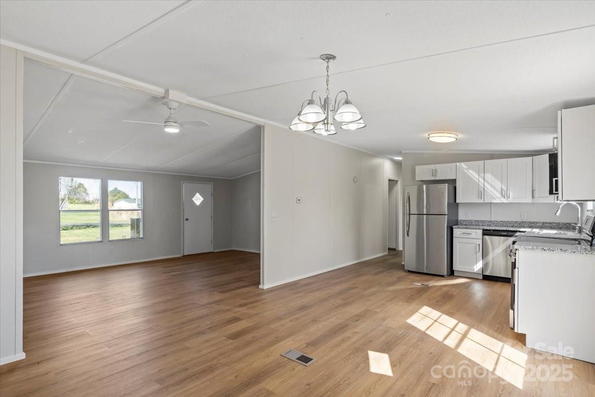 152 Springway Lane