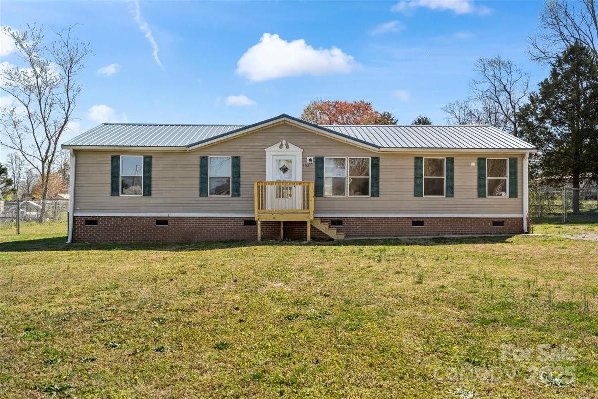 152 Springway Lane