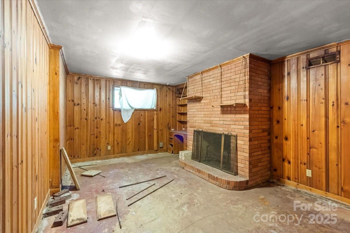 5000 Hoover Drive