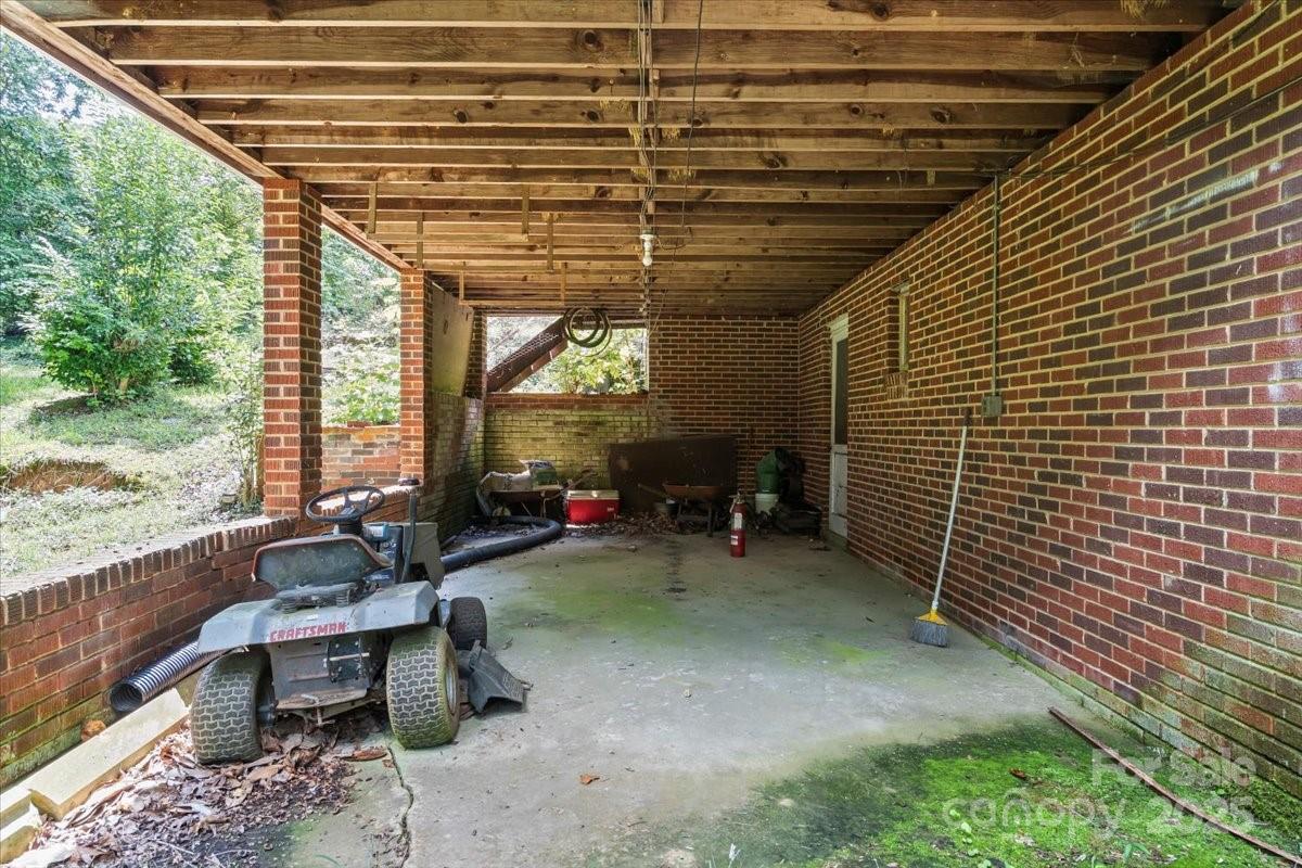 5000 Hoover Drive