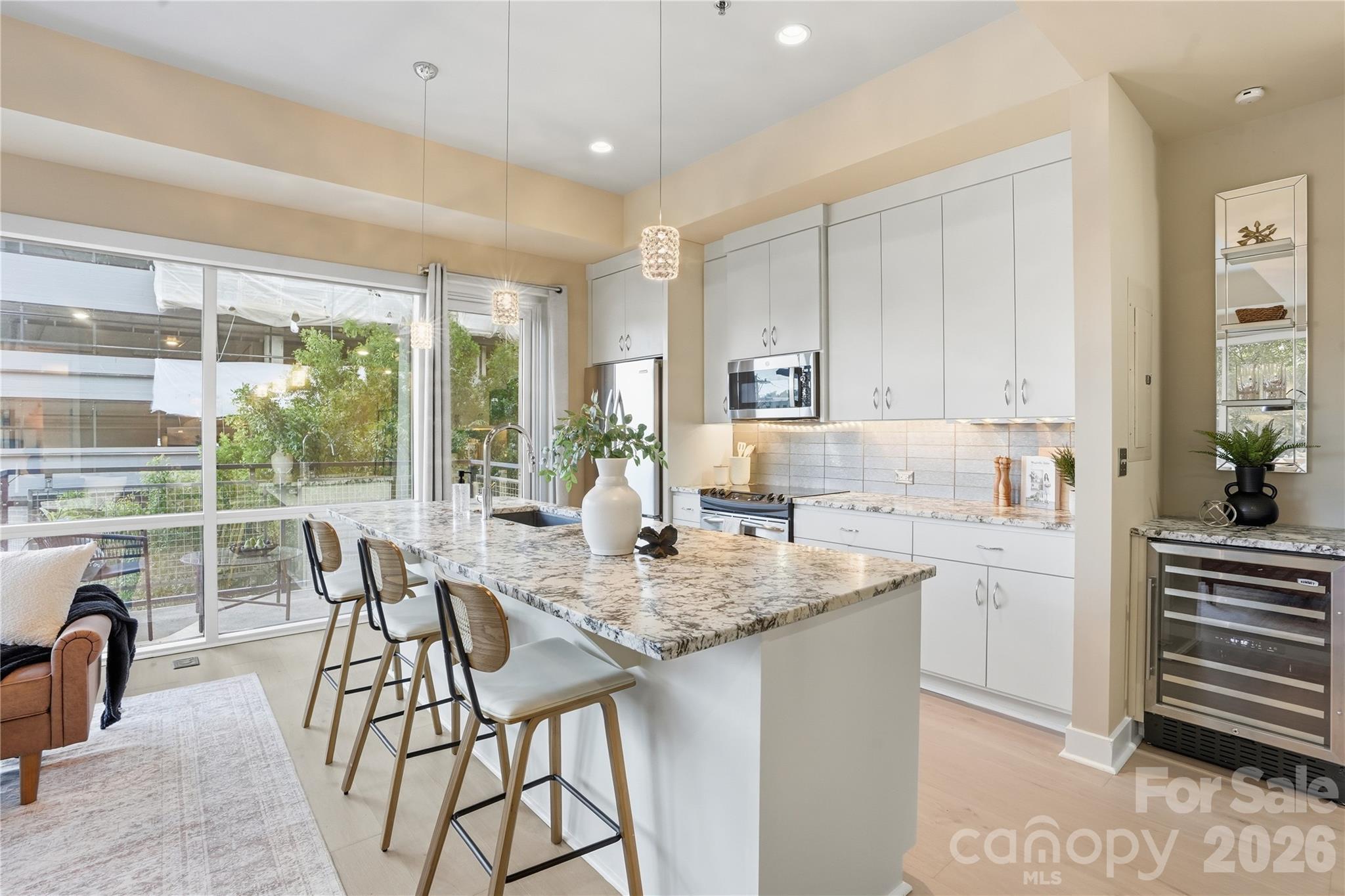 1133 Metropolitan Avenue Unit: 208