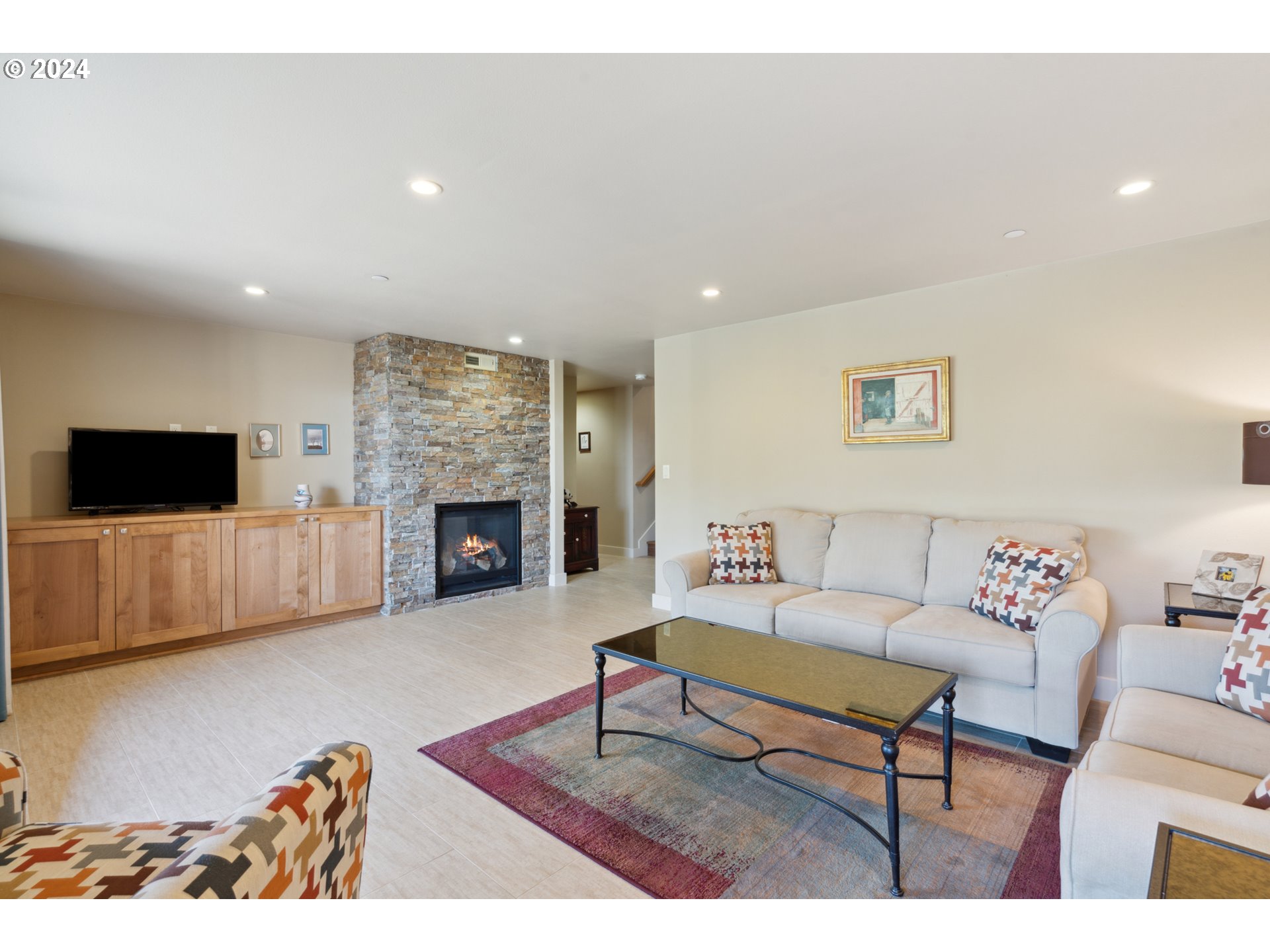 6715 SE RIVERSIDE LN