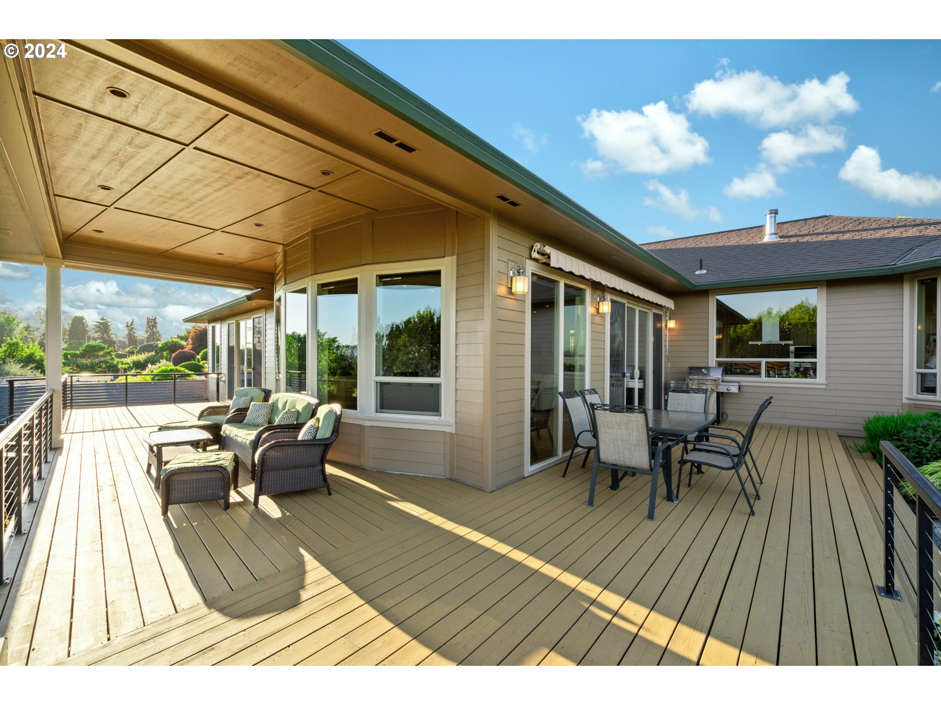 6715 SE RIVERSIDE LN