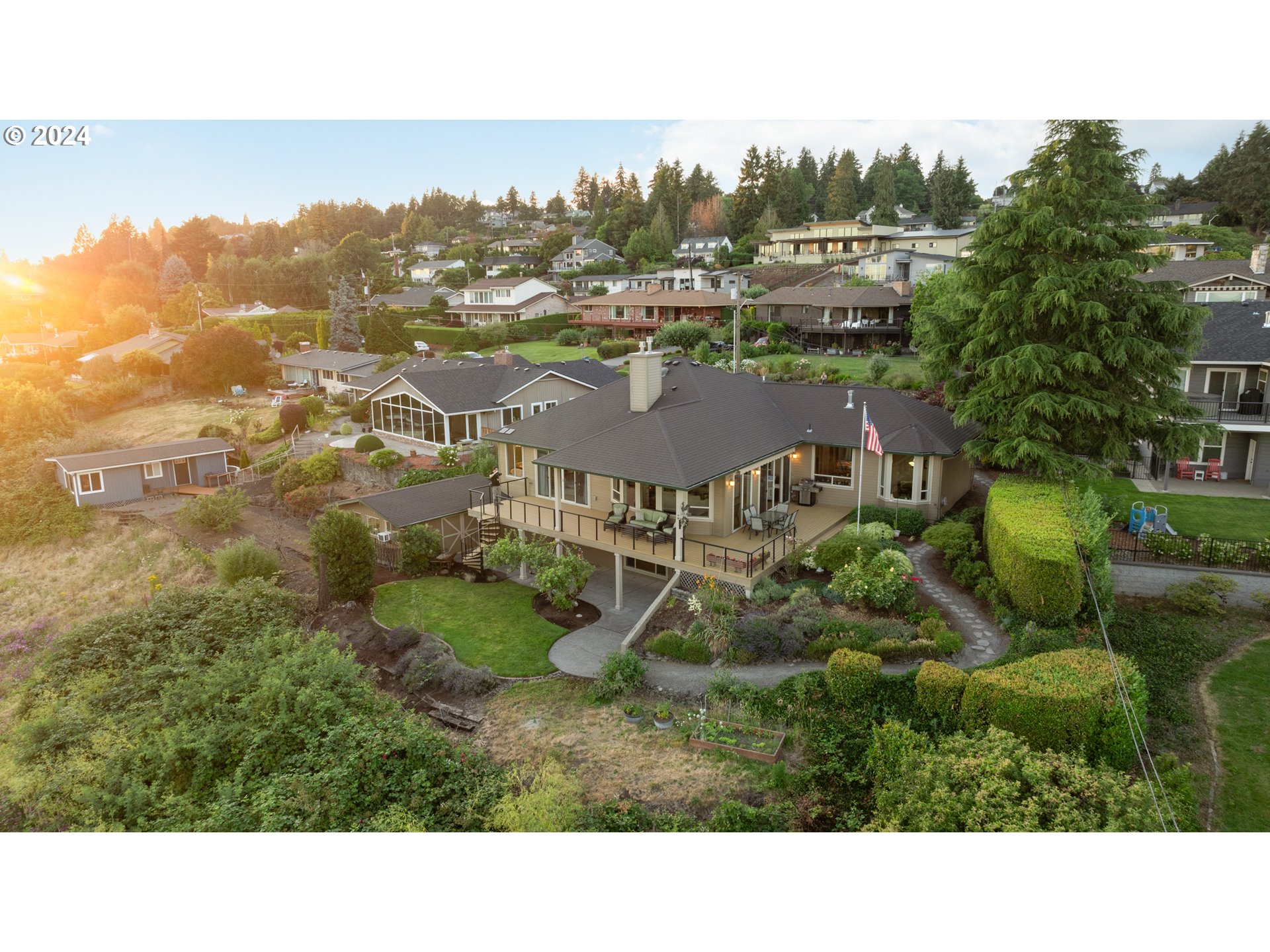 6715 SE RIVERSIDE LN