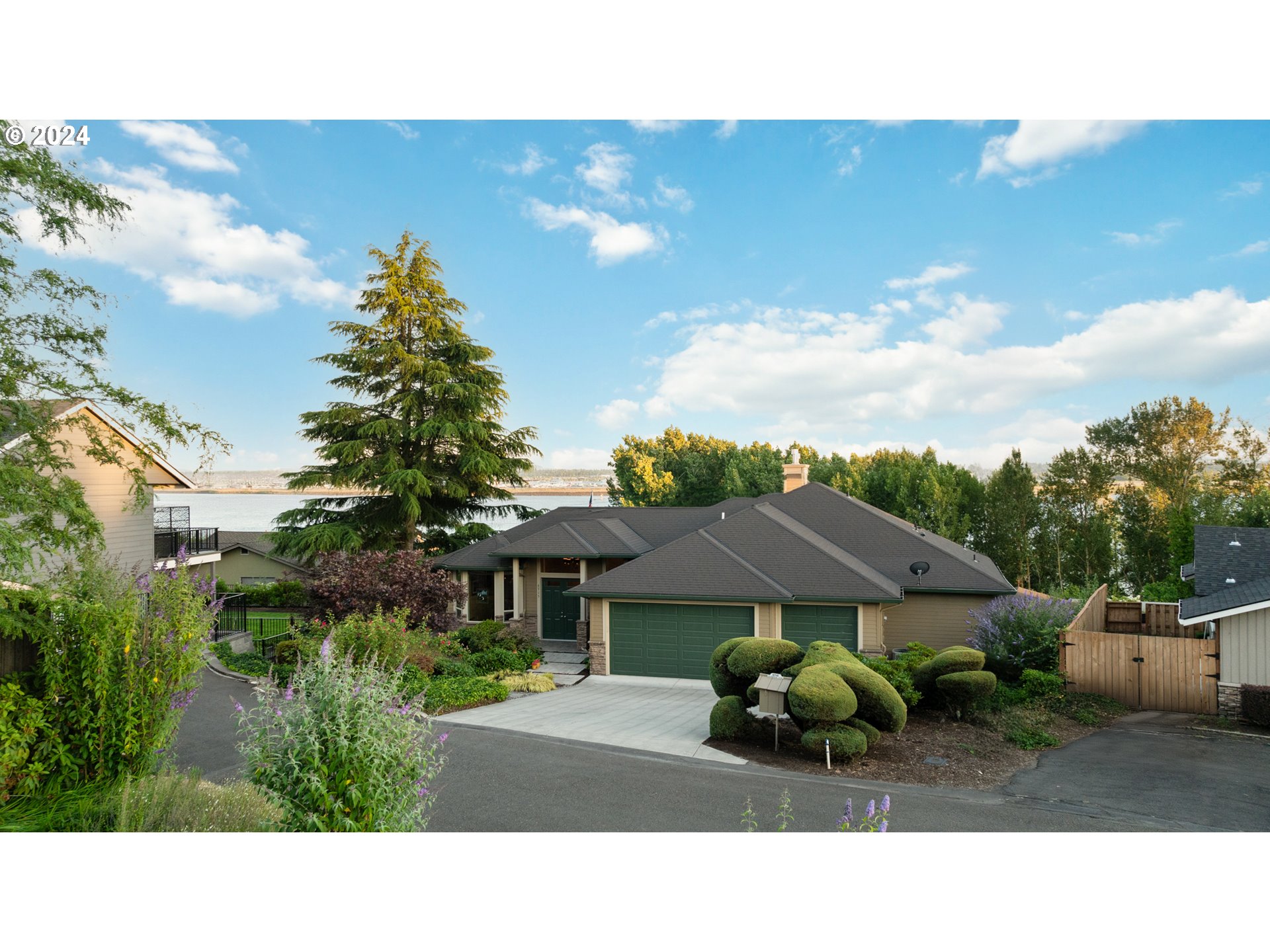 6715 SE RIVERSIDE LN