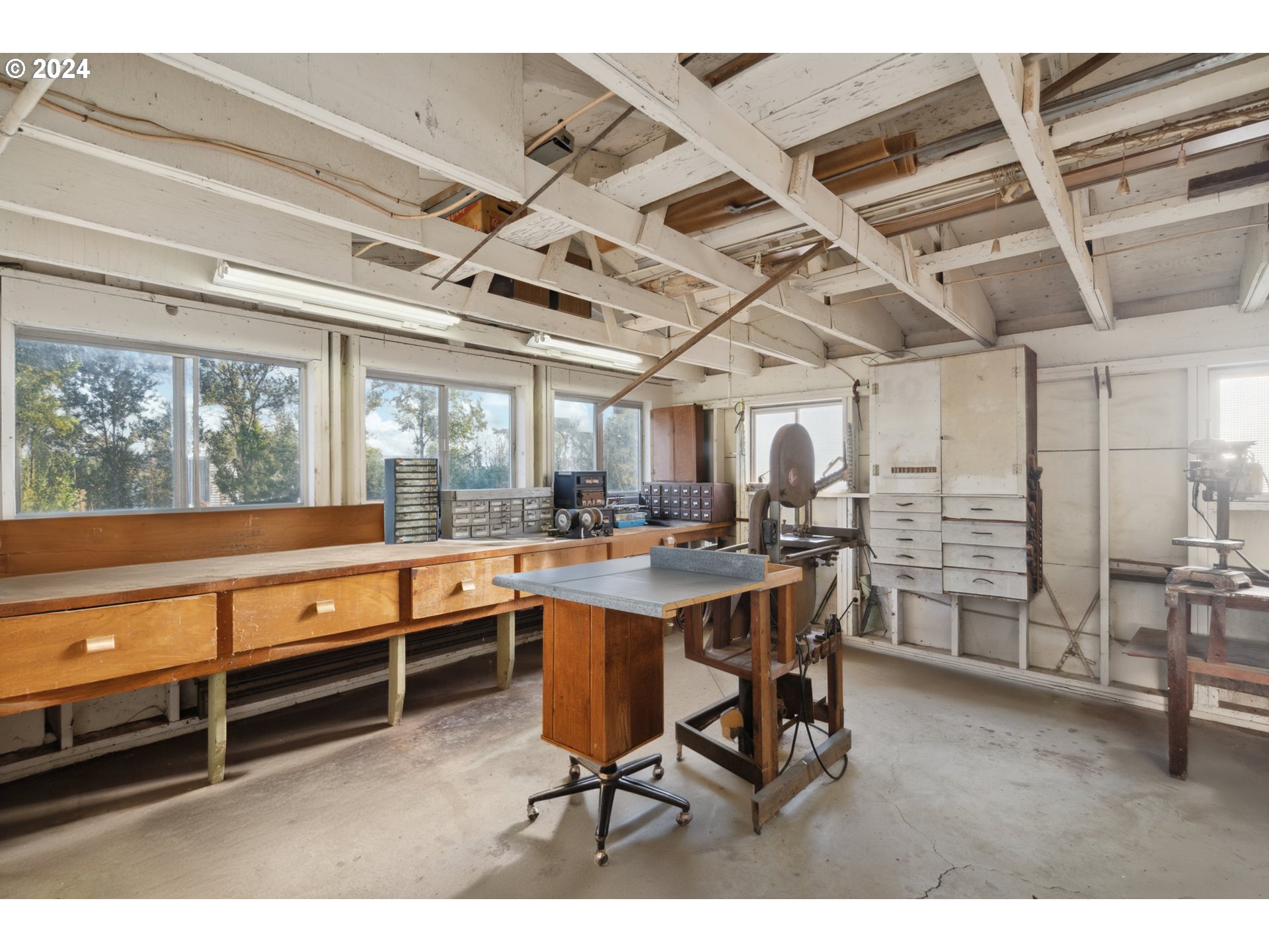 6715 SE RIVERSIDE LN