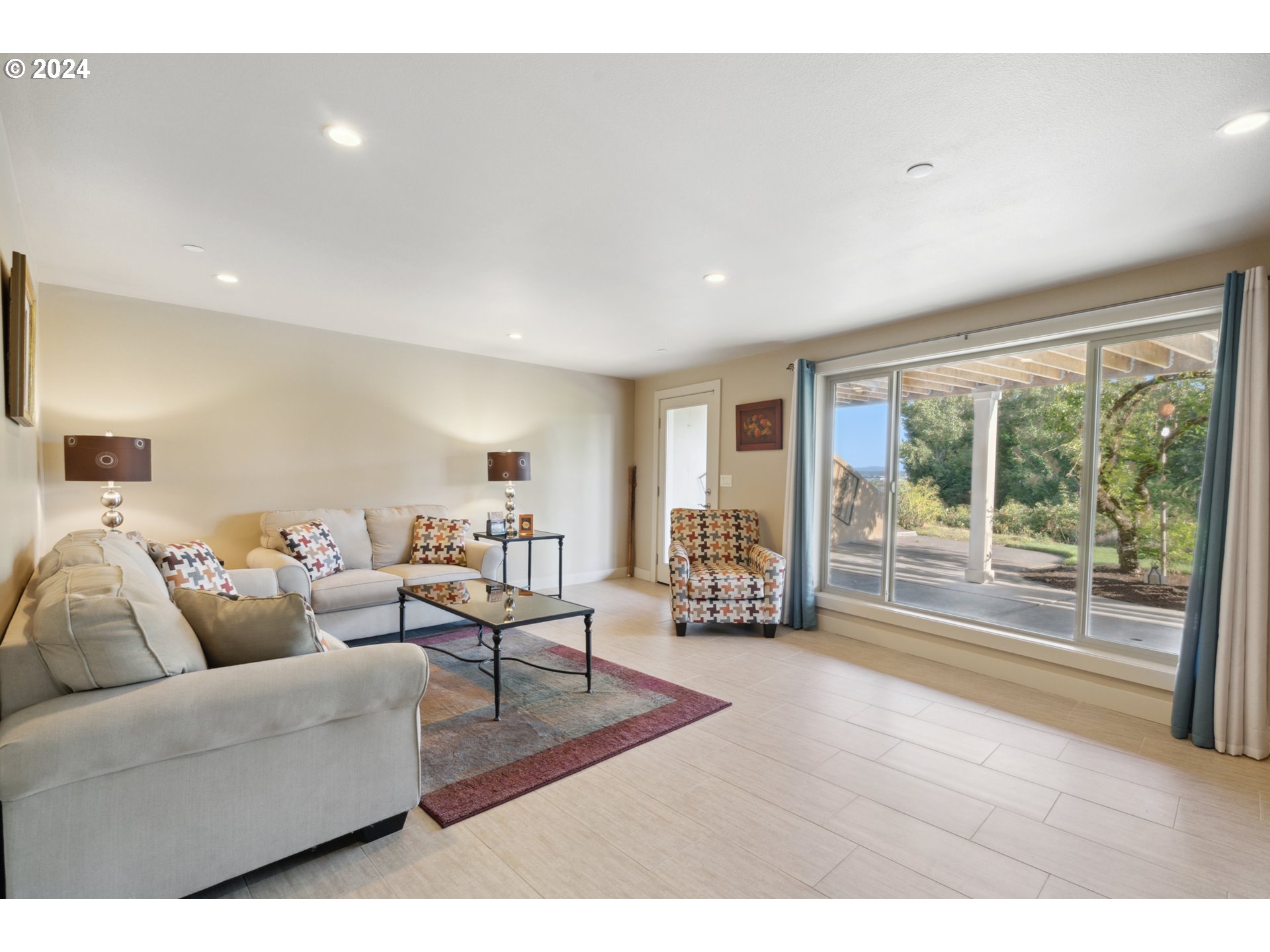 6715 SE RIVERSIDE LN