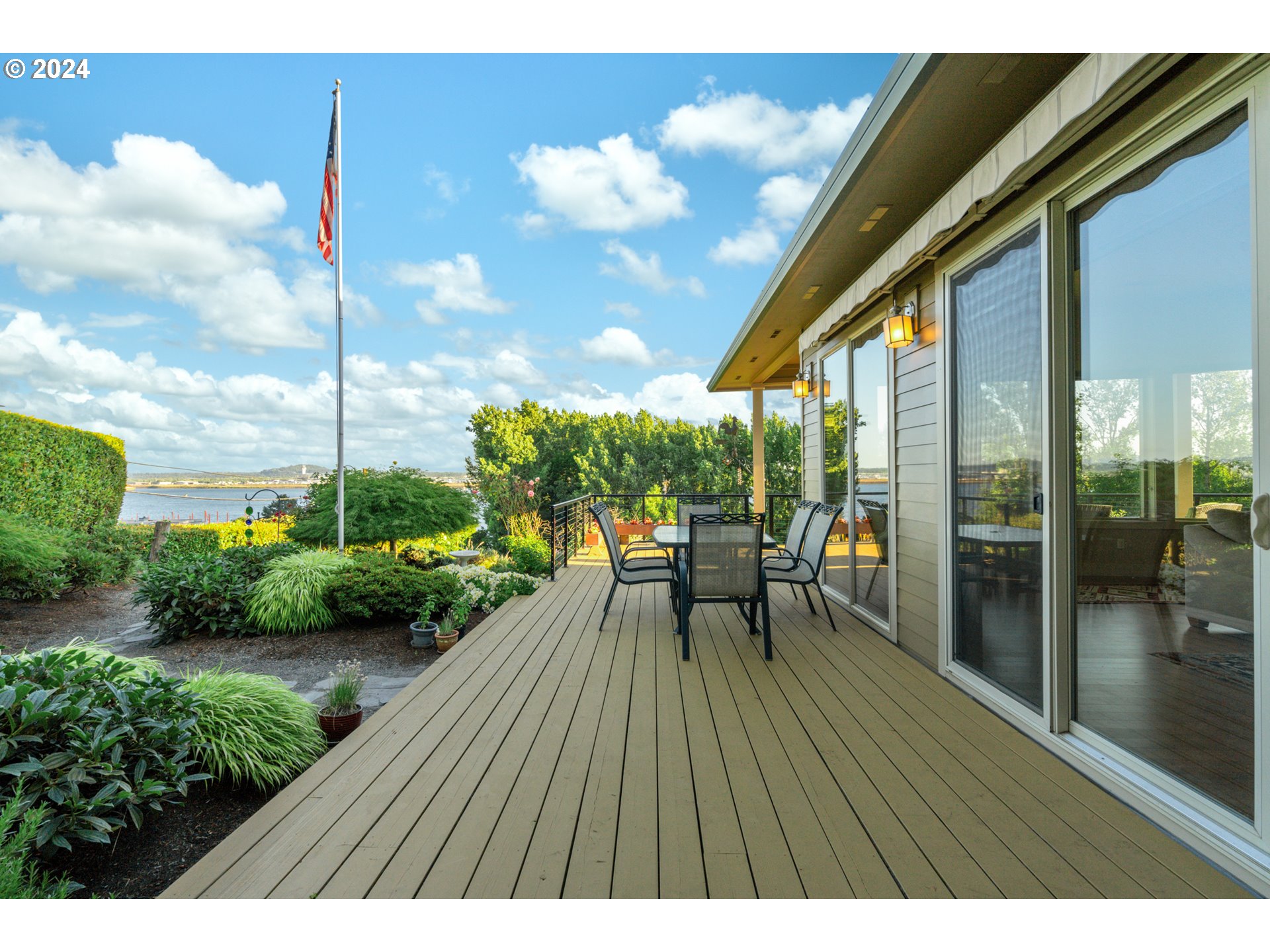 6715 SE RIVERSIDE LN