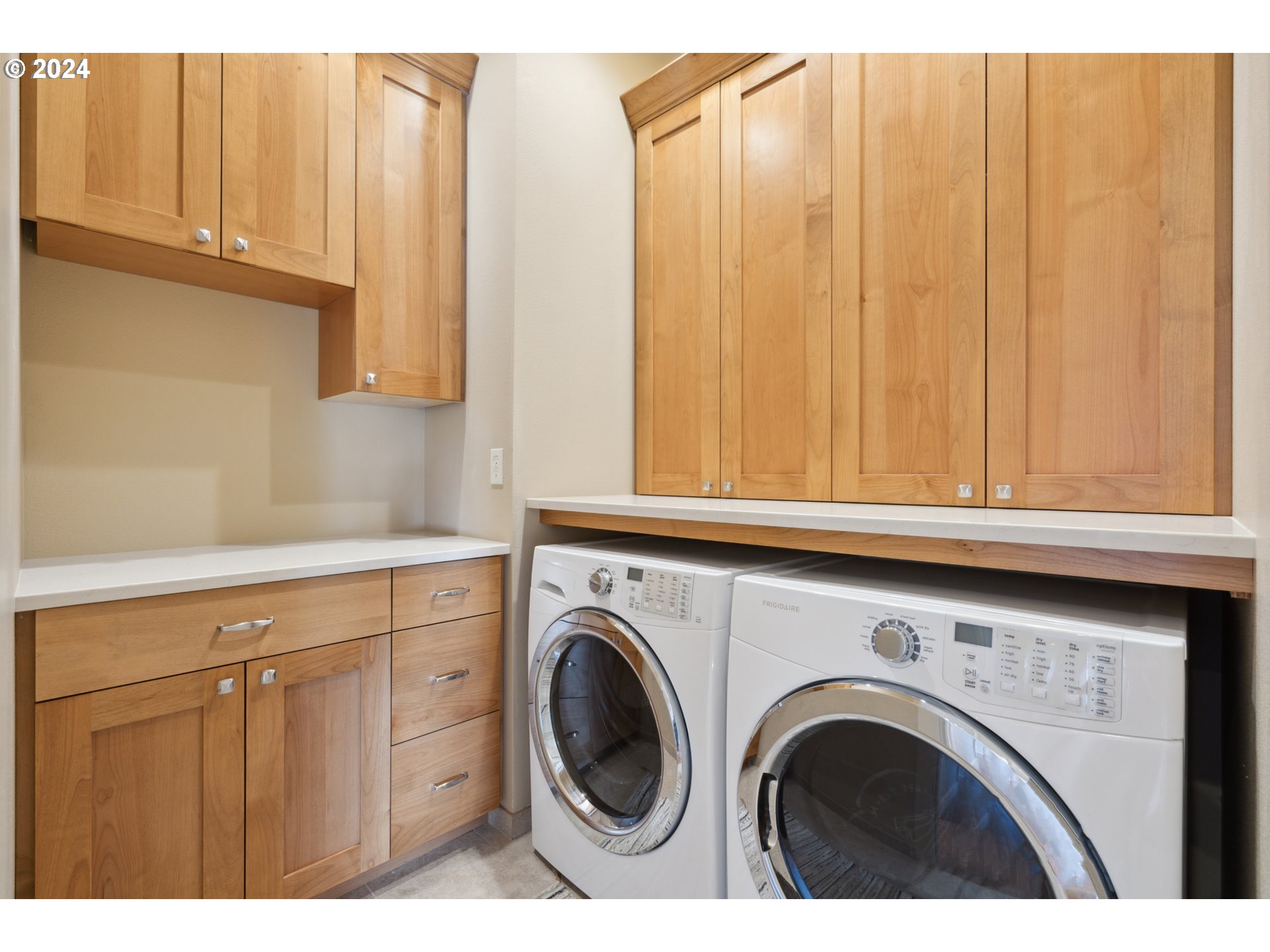 6715 SE RIVERSIDE LN