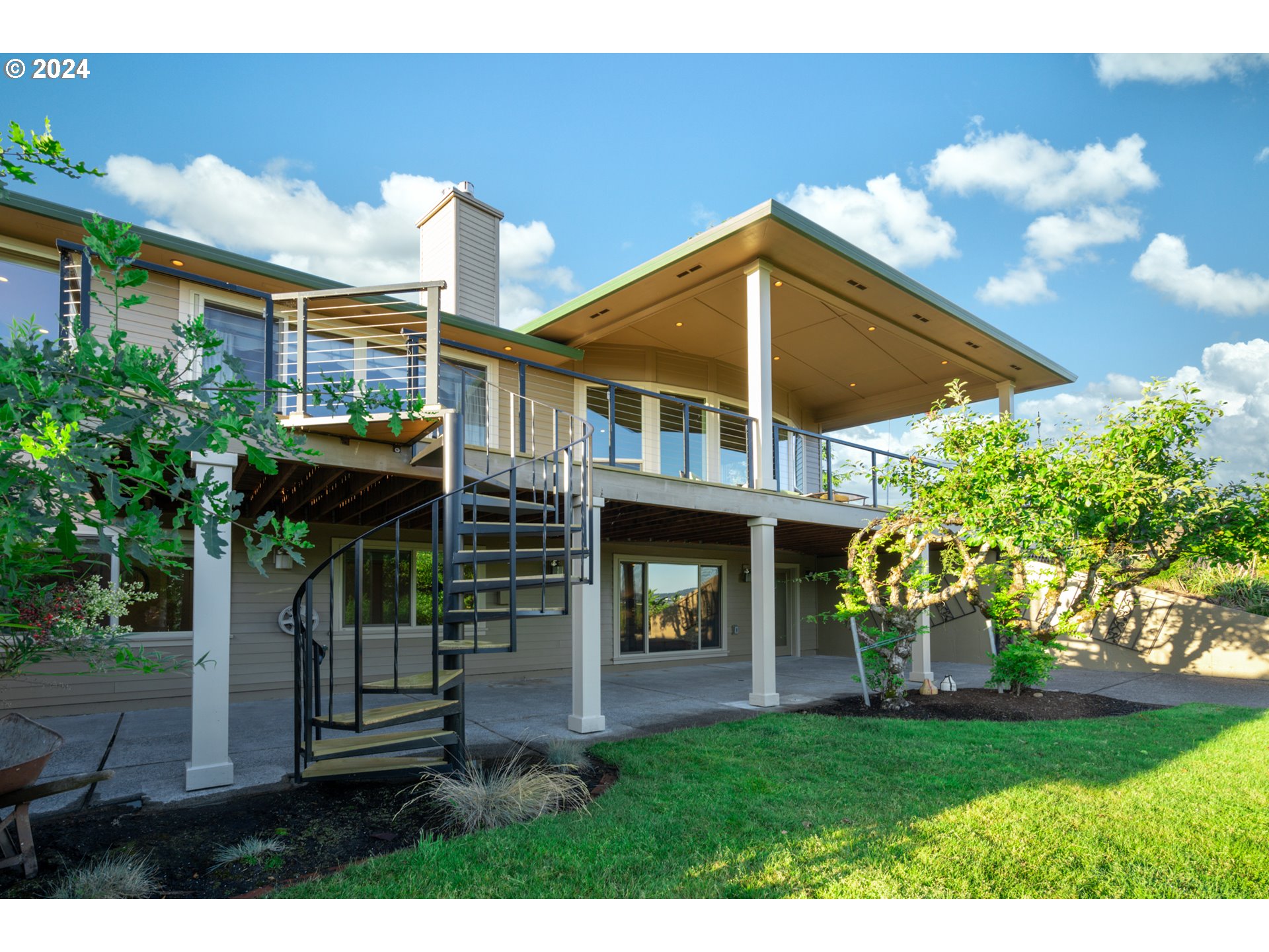 6715 SE RIVERSIDE LN