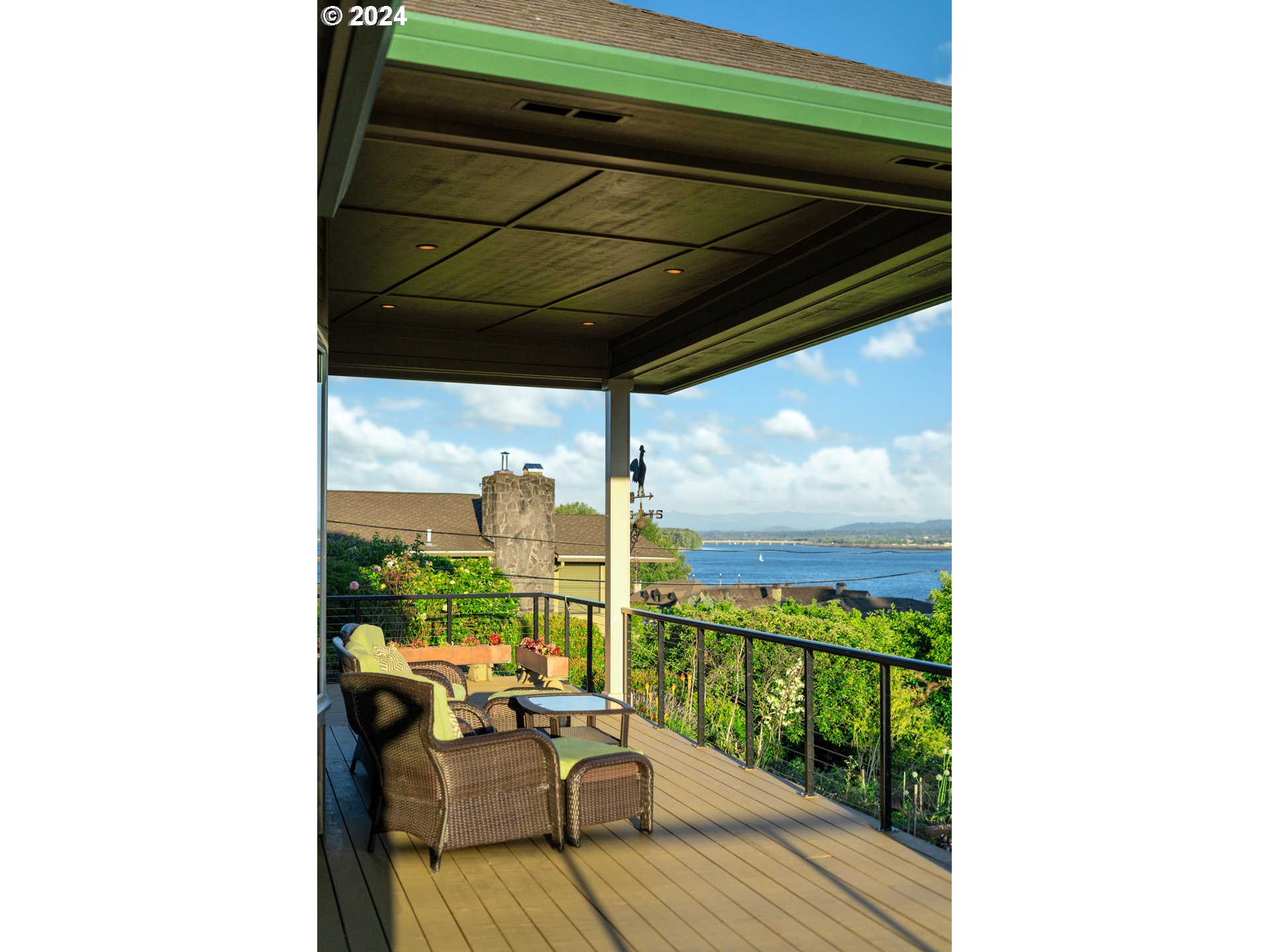 6715 SE RIVERSIDE LN