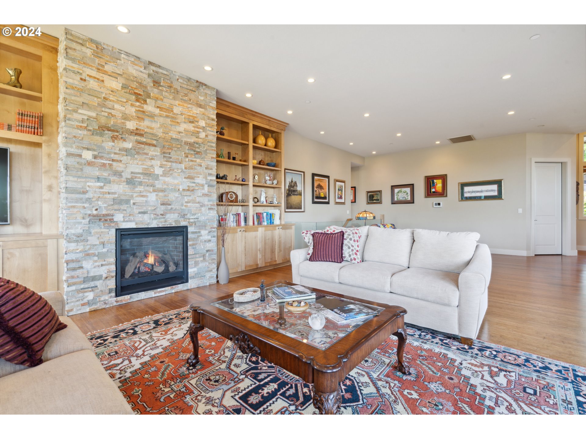 6715 SE RIVERSIDE LN